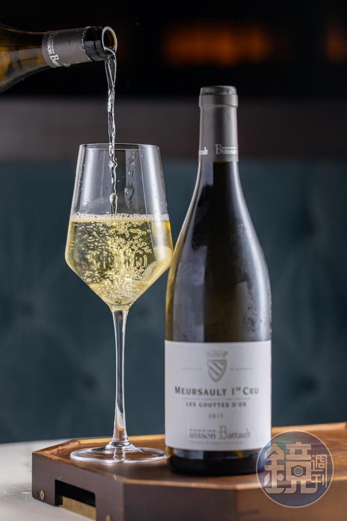 白酒「Meursault 2017」帶潮濕的青草氣息,爽美清新。(4,500元/瓶)