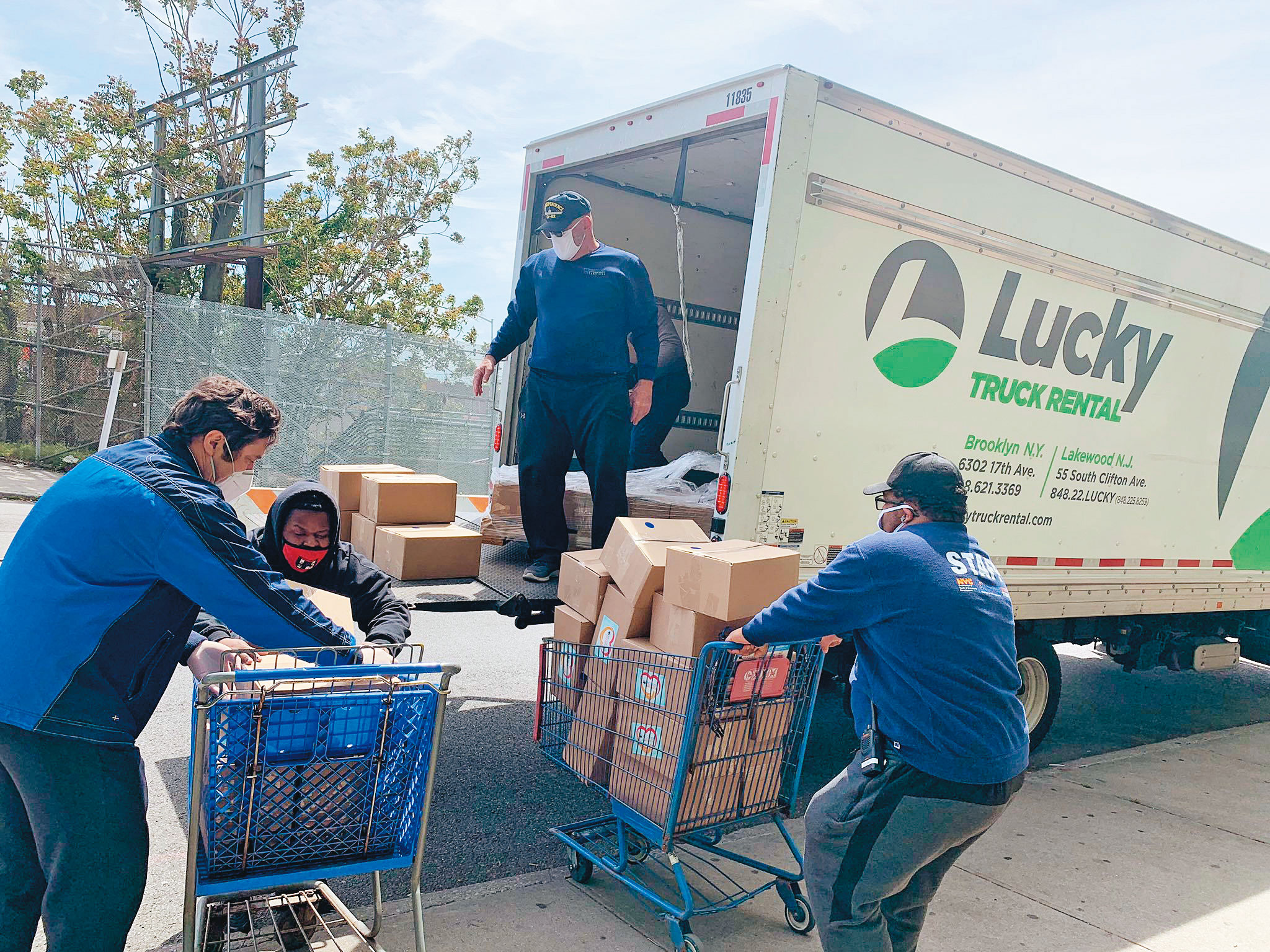 肺炎疫情在美持續肆虐，致使許多勞動力退出市場，紓困案的推出無法避免。（翻攝NYCHA）