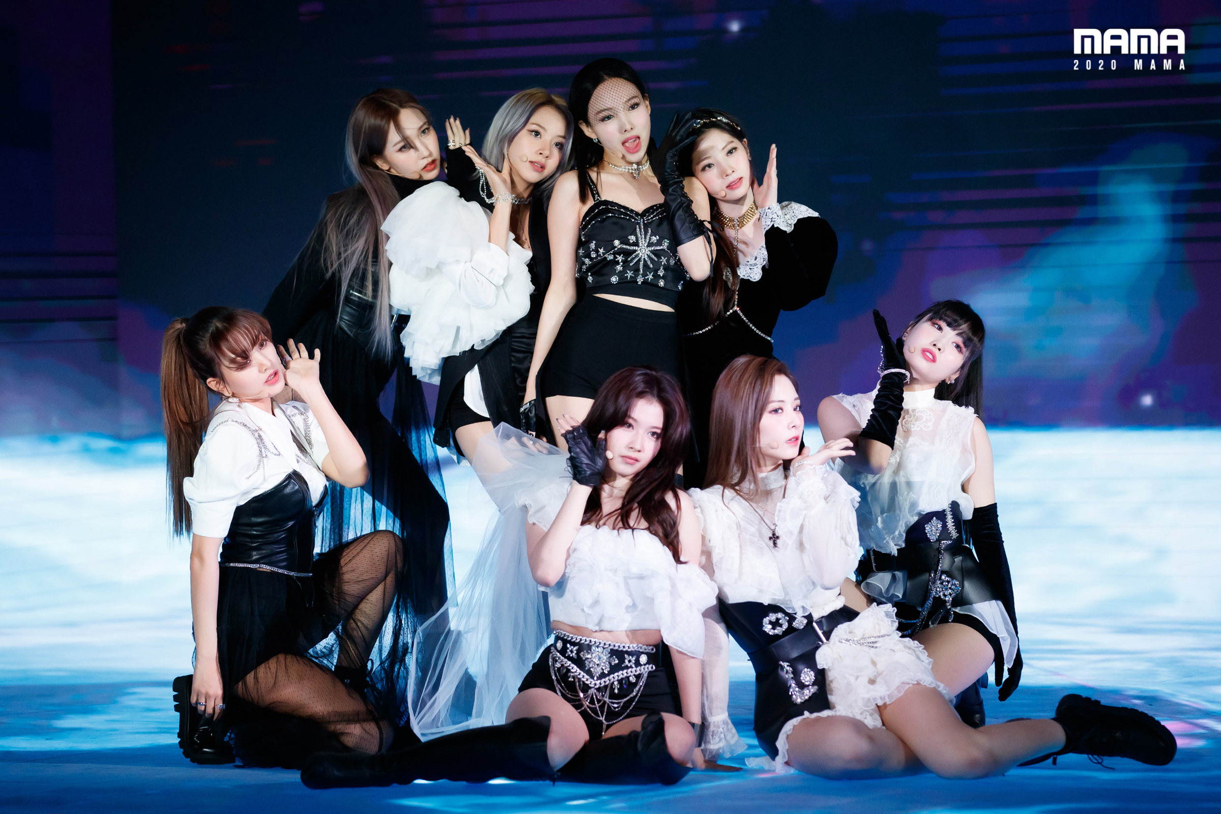TWICE在MAMA頒獎典禮帶來精彩表演，TWICE全體成員與工作人員已接受檢測。（CJ ENM提供)