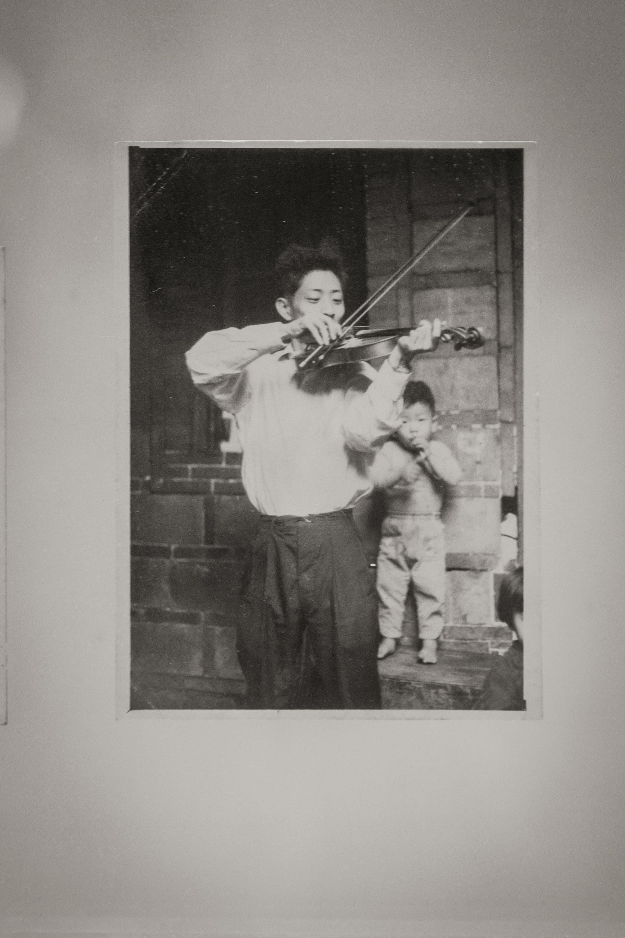 第三代高國雄還會拉小提琴,顯見高記為當時望族。