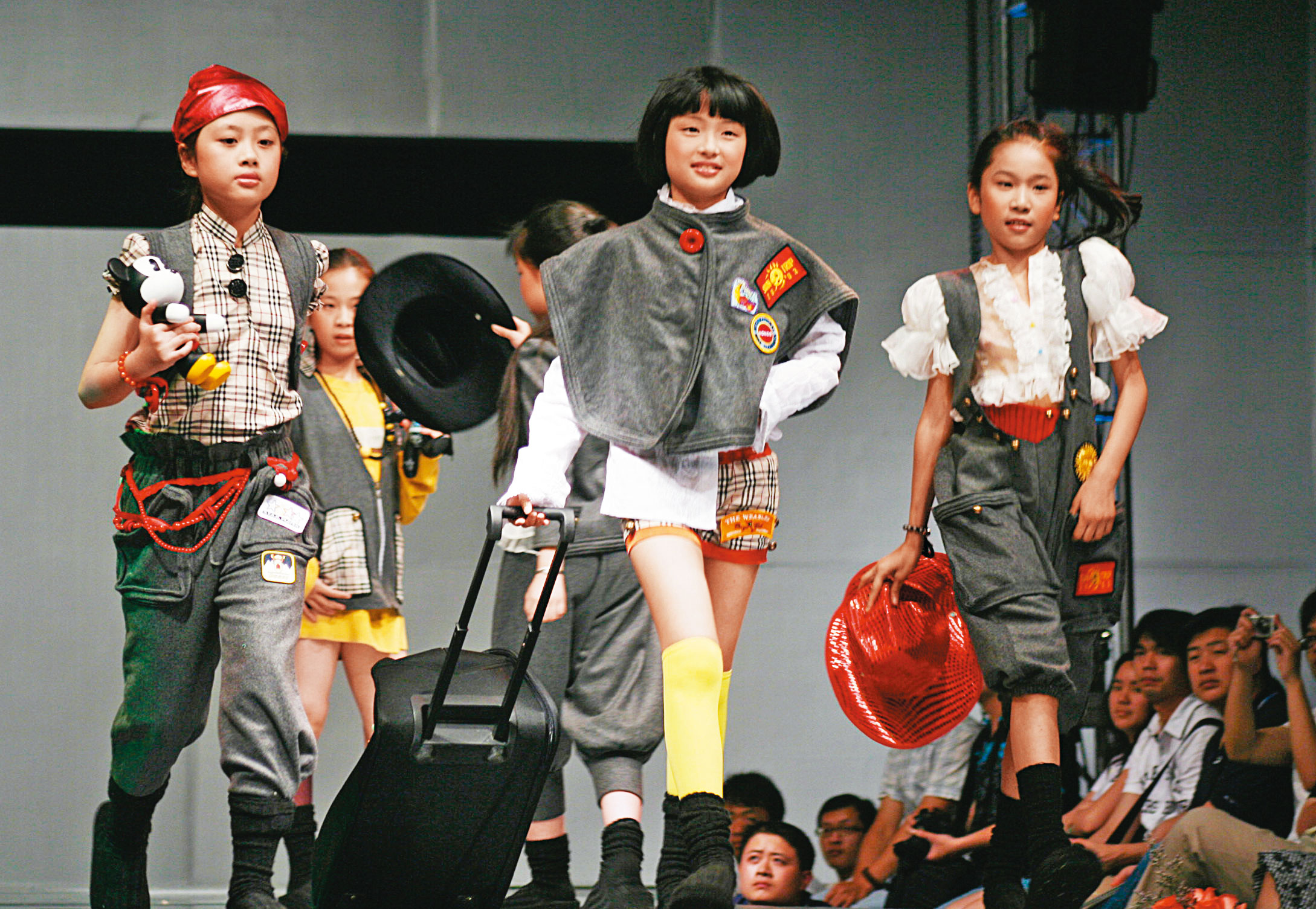 淘帝是中國十大童裝品牌，曾舉辦服裝設計比賽，讓孩童穿衣走秀。（東方IC）