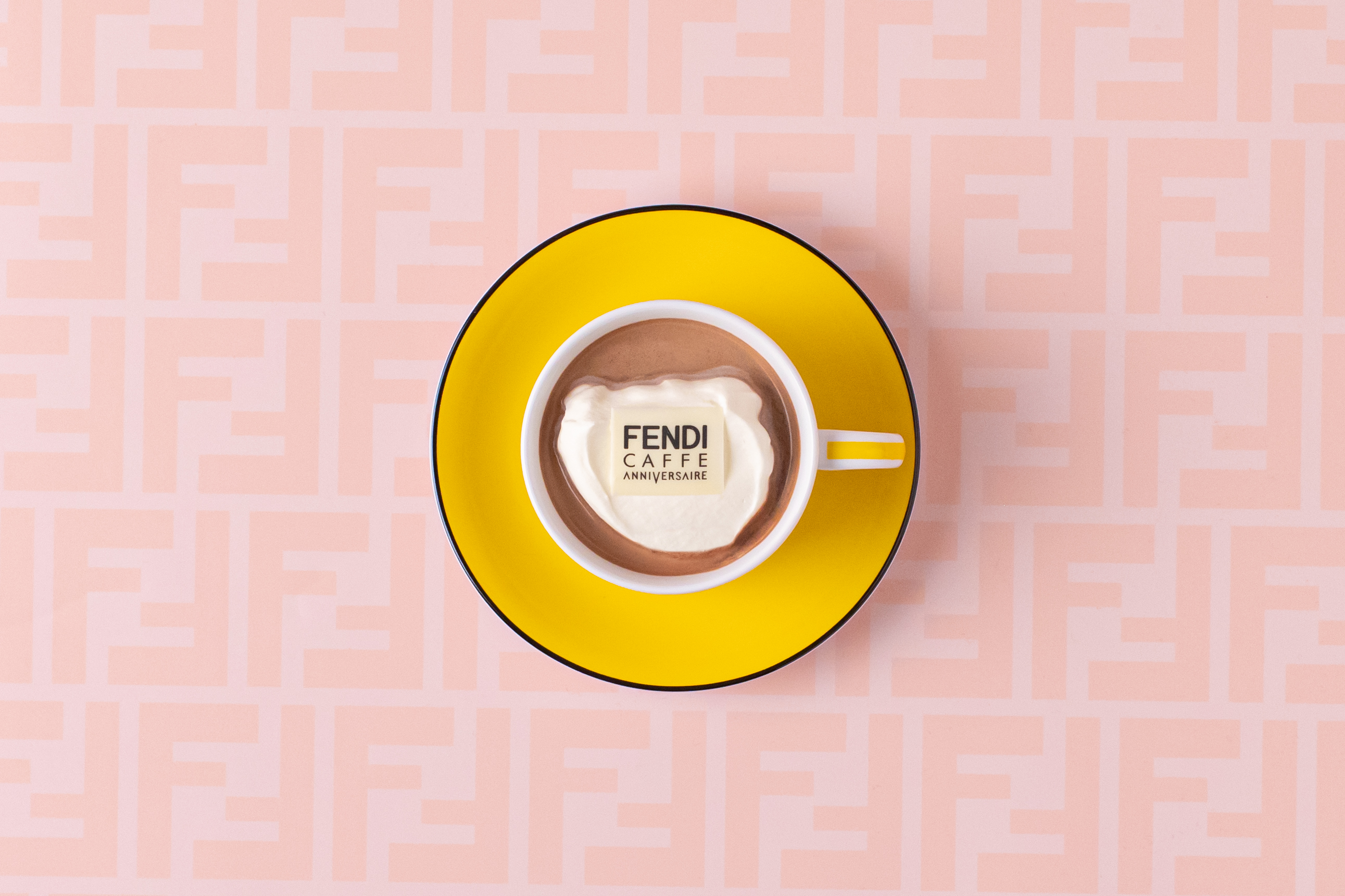 端上桌來的咖啡，是令人興奮及絕無僅有的用餐體驗。（FENDI提供）