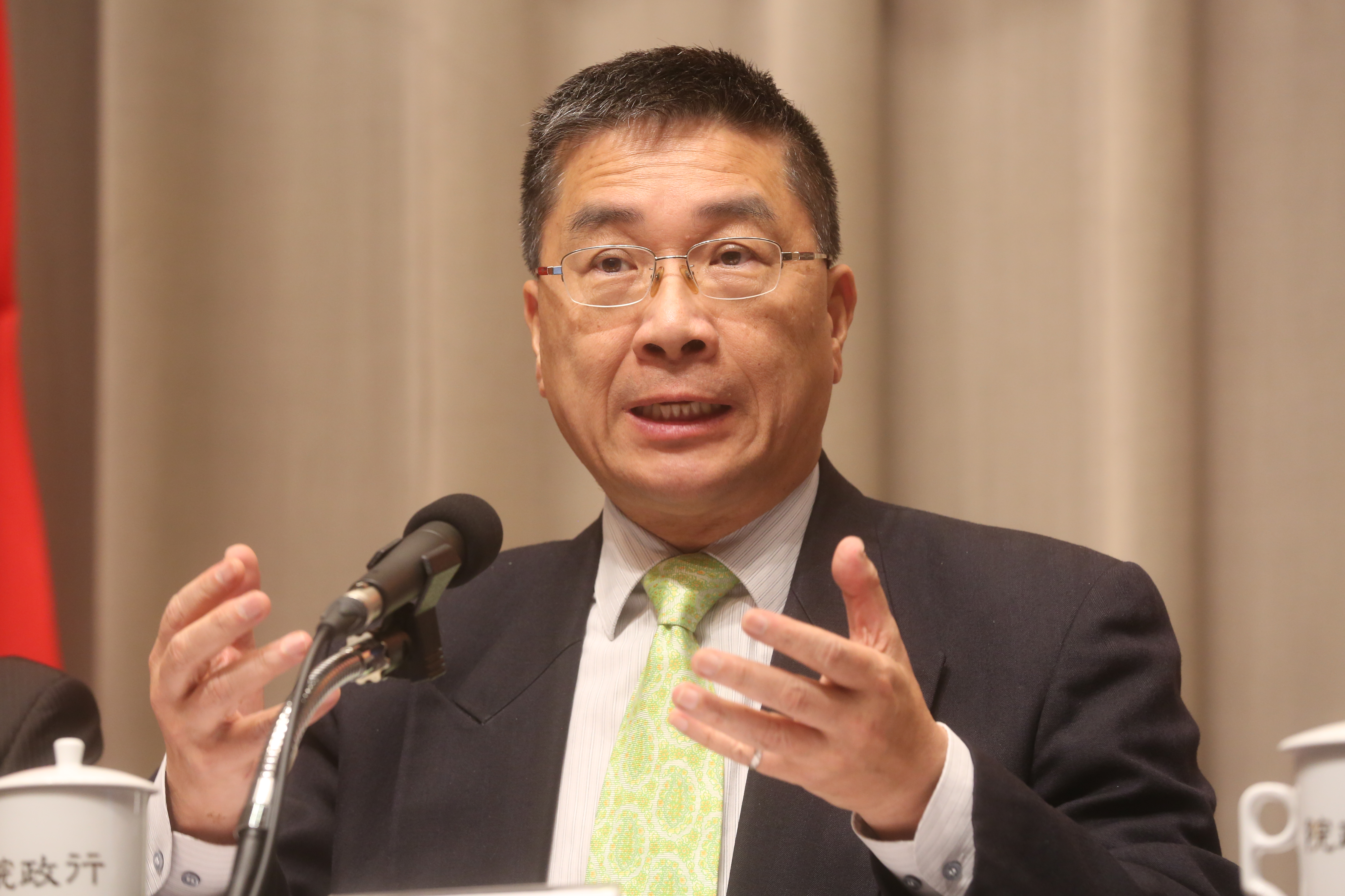 對於青山宮遶境活動引起的爭議，內政部長徐國勇表示，不擾亂他人就是對神明最大的尊敬。（本刊資料照）