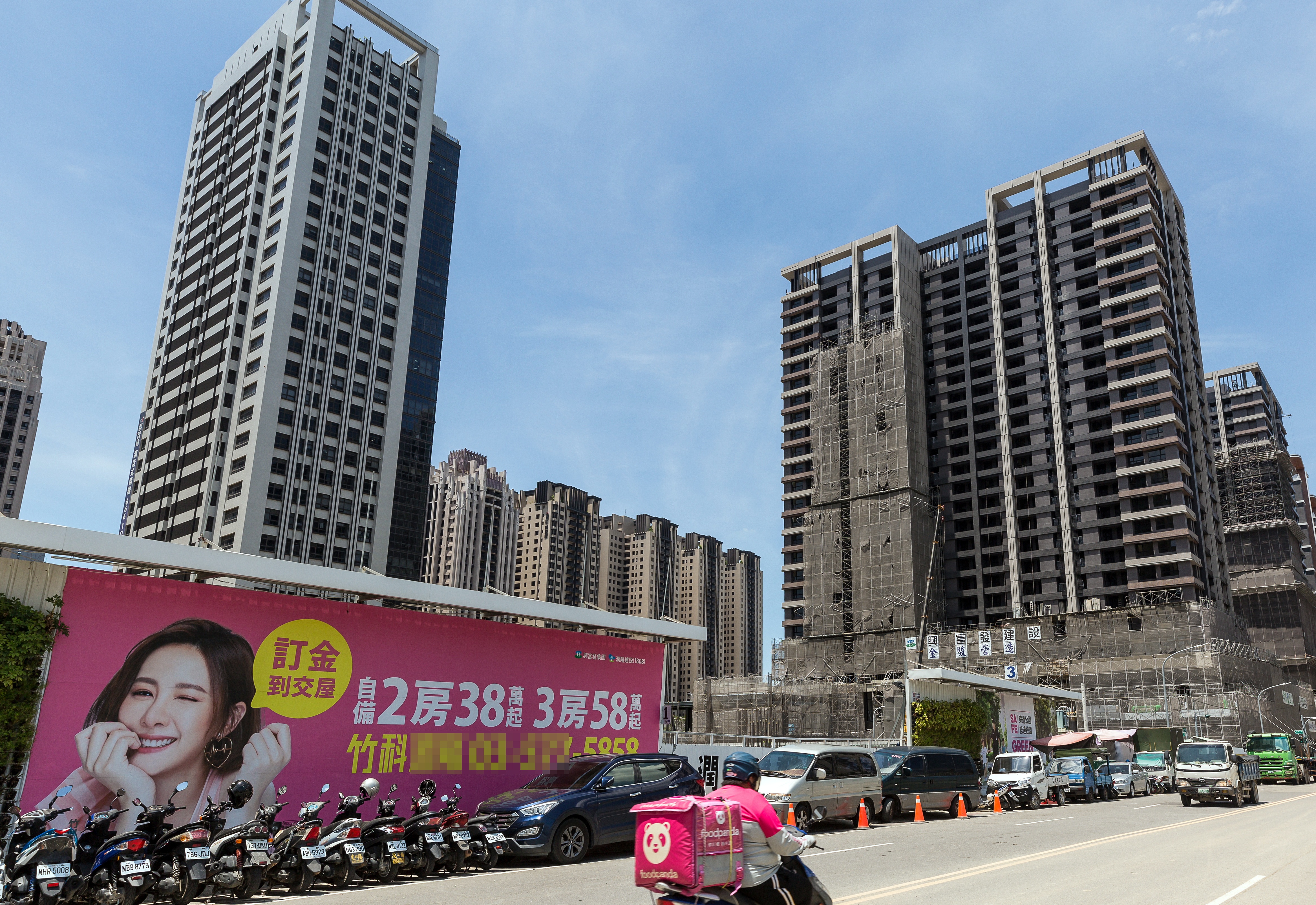 央行對建商、投資客，祭出嚴格的限貸令，專家認為能有效抑制炒房風氣。