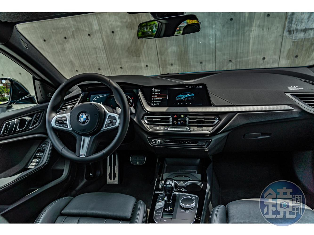 iDrive7.0全數位虛擬座艙直覺化的圖示內容和操作邏輯，提供車主豐富生活資訊與多元娛樂功能。