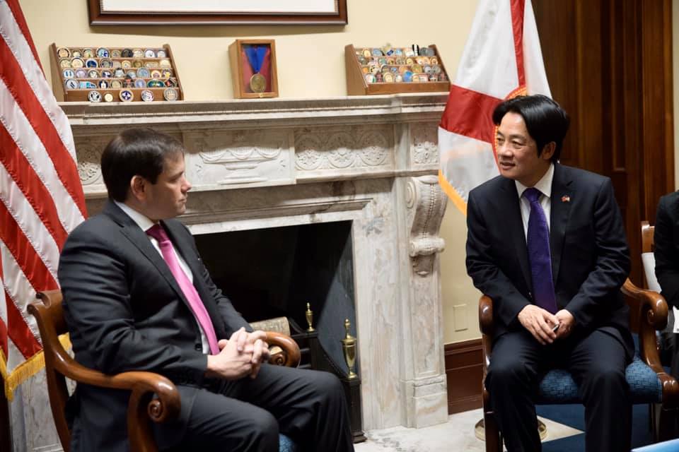 今年2月時甫當選副總統的賴清德（右）曾赴美訪問並與共和黨籍參議員盧比歐會面。（翻攝自賴清德臉書）