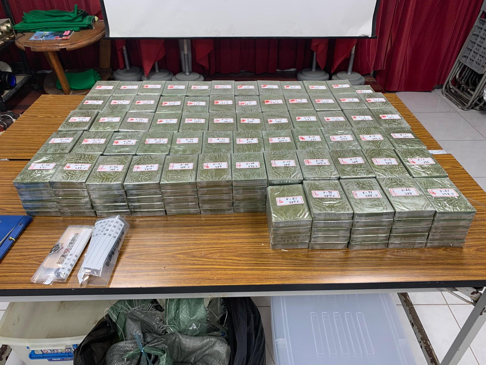 屏東地檢署溯源追查毒梟,保密工作滴水不漏,層層突破再逮到幕後毒梟,專案小組今開記者會說明破案經過。(屏東地檢署提供)