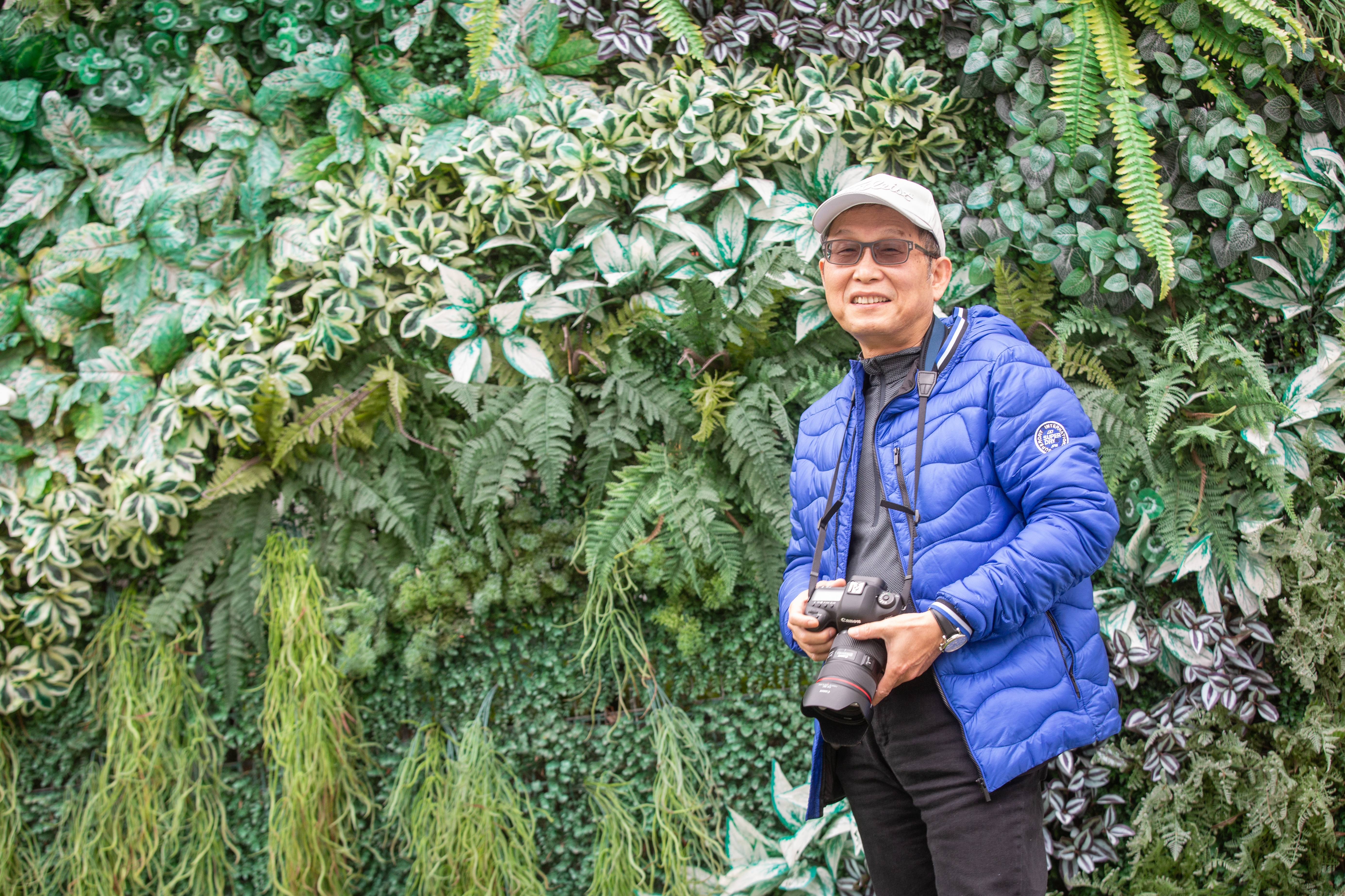 大學就開始玩相機的謝佳穎，每年都會規劃攝影之旅，排解投資看盤壓力。