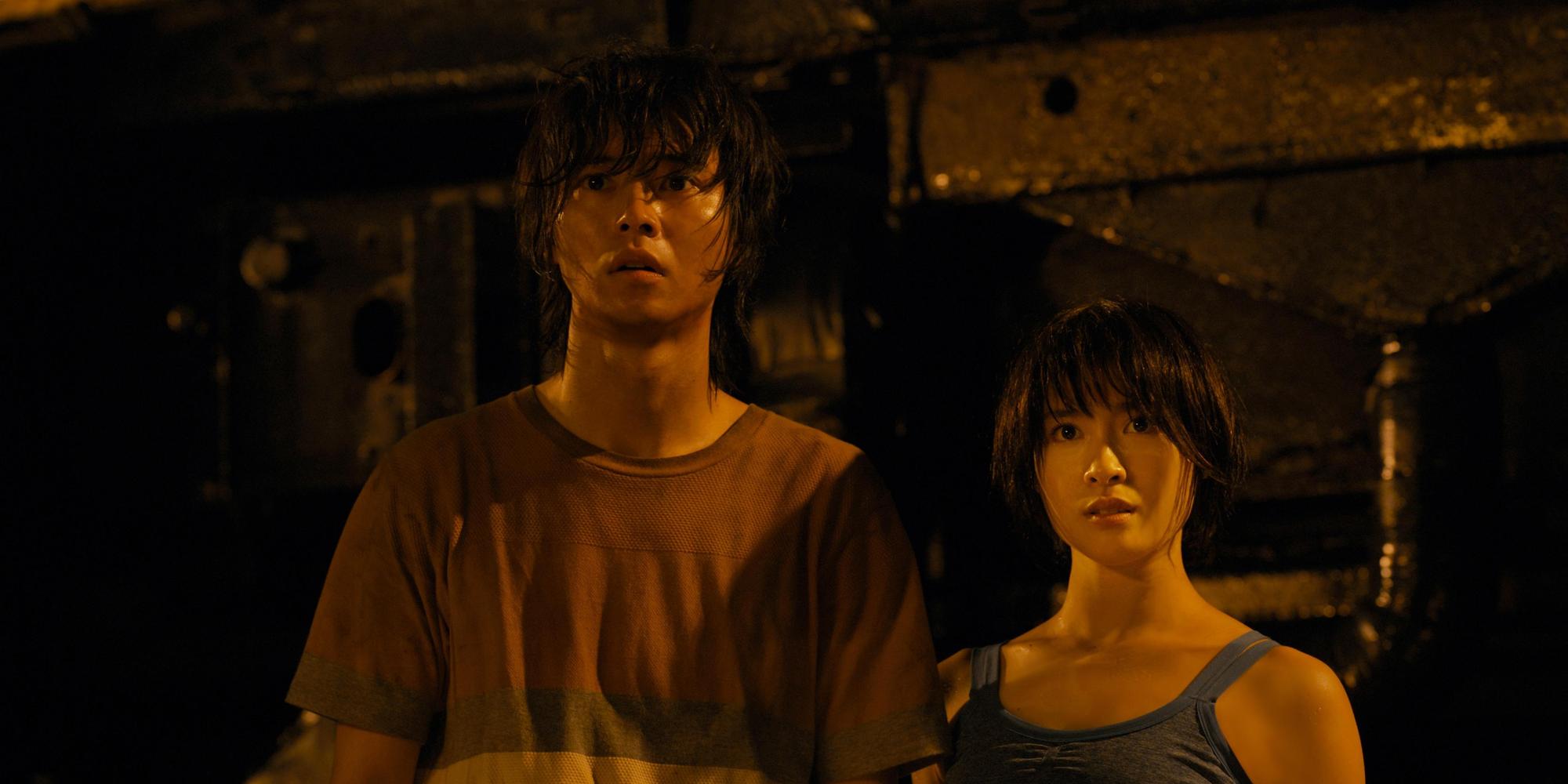 山崎賢人與土屋太鳳在《今際之國的闖關者》一同闖關求生存。（Netflix 提供）