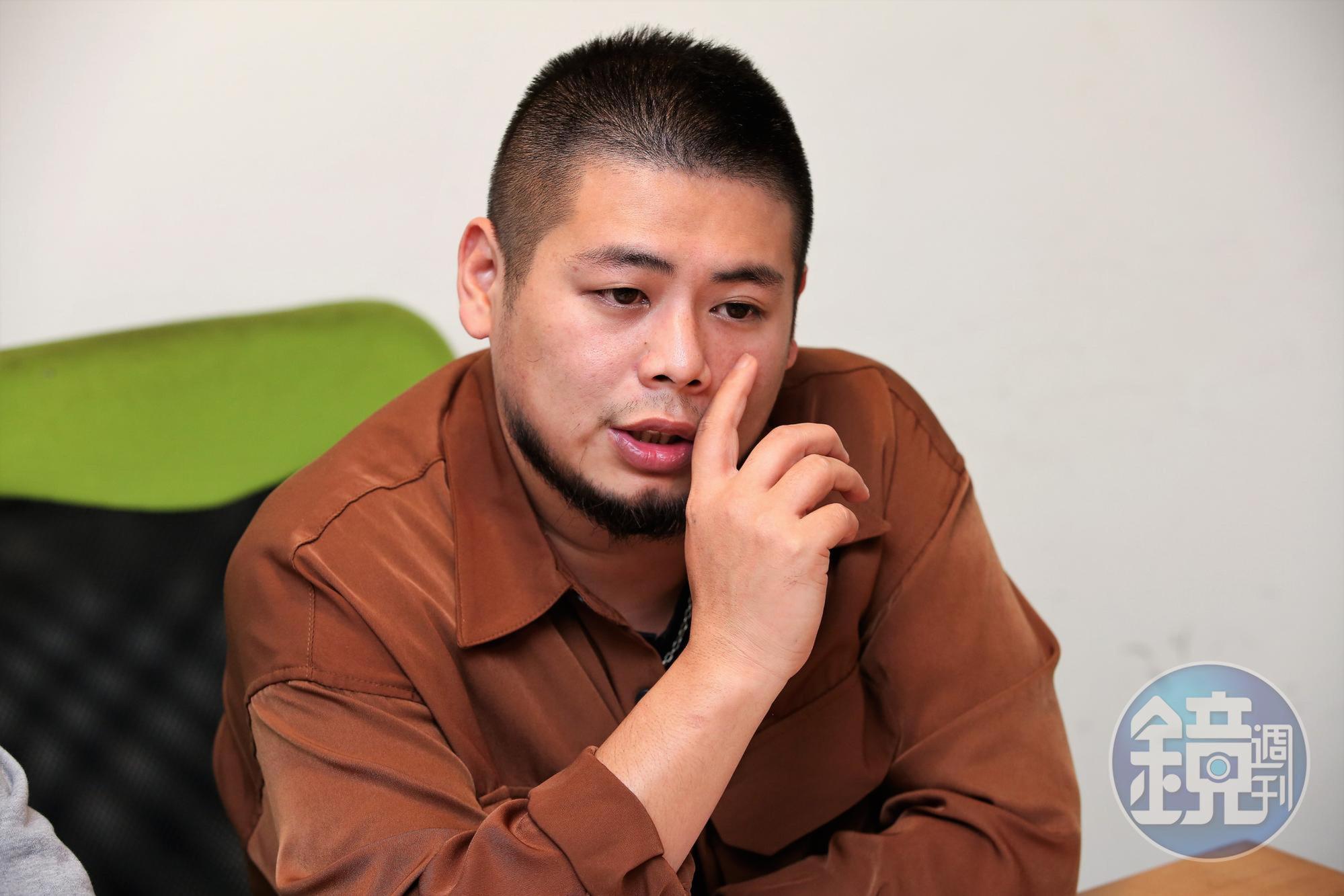 游否希針對自己遭爆料未執行業配工作私吞酬勞一事,召開記者會說清楚講明白。