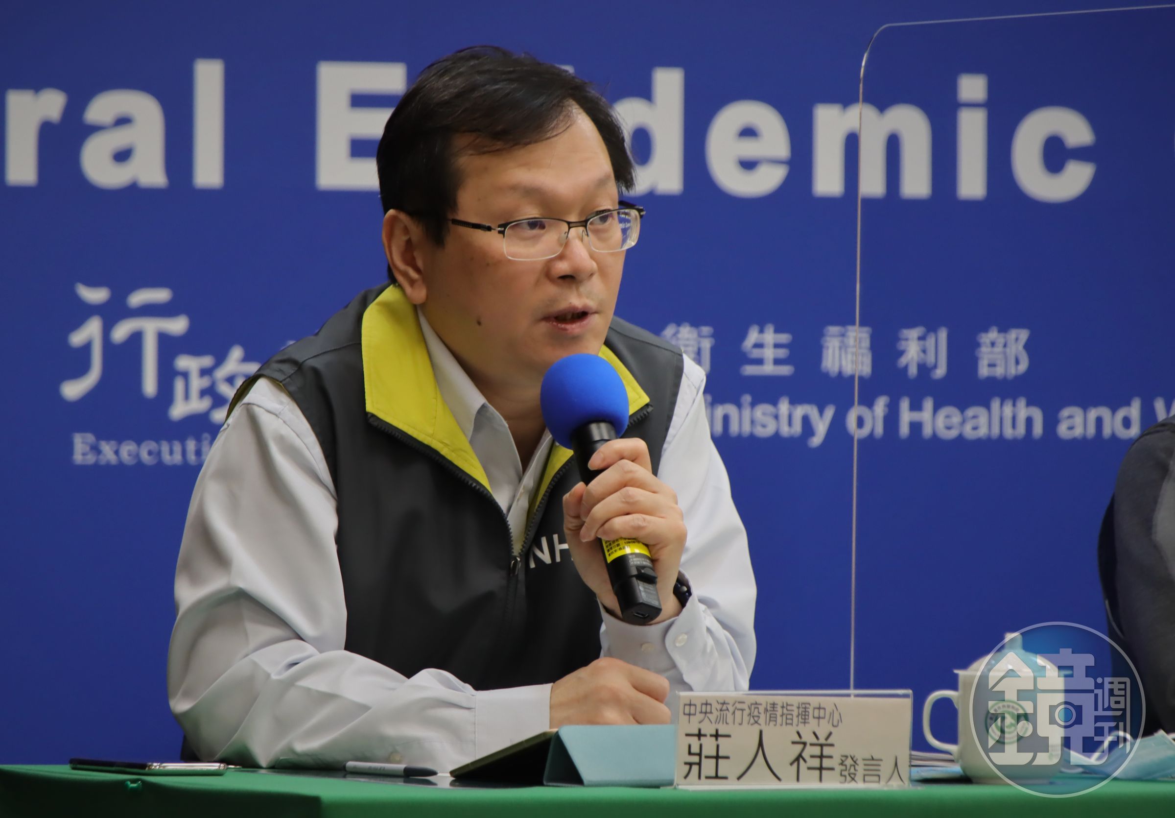 國內境外移入再添1例，莊人祥透露案693與719病毒基因比對結果，最快明天出爐。（指揮中心提供）
