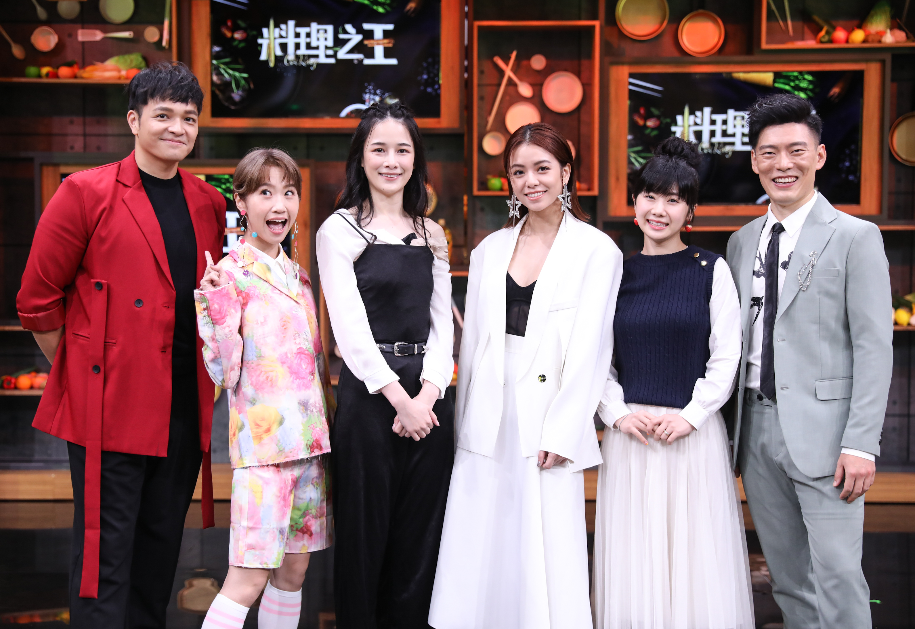 Youtuber千千與宋芸樺加入《料理之王》擔任飛行導師。（東森提供）