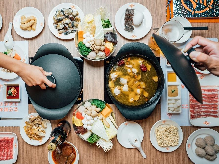 被戲稱為「全宇宙最難訂火鍋店」的全火鍋，創造出新台式火鍋熱潮，短短3個月賣出超過1.5萬份鍋物。（全聯福利中心提供）