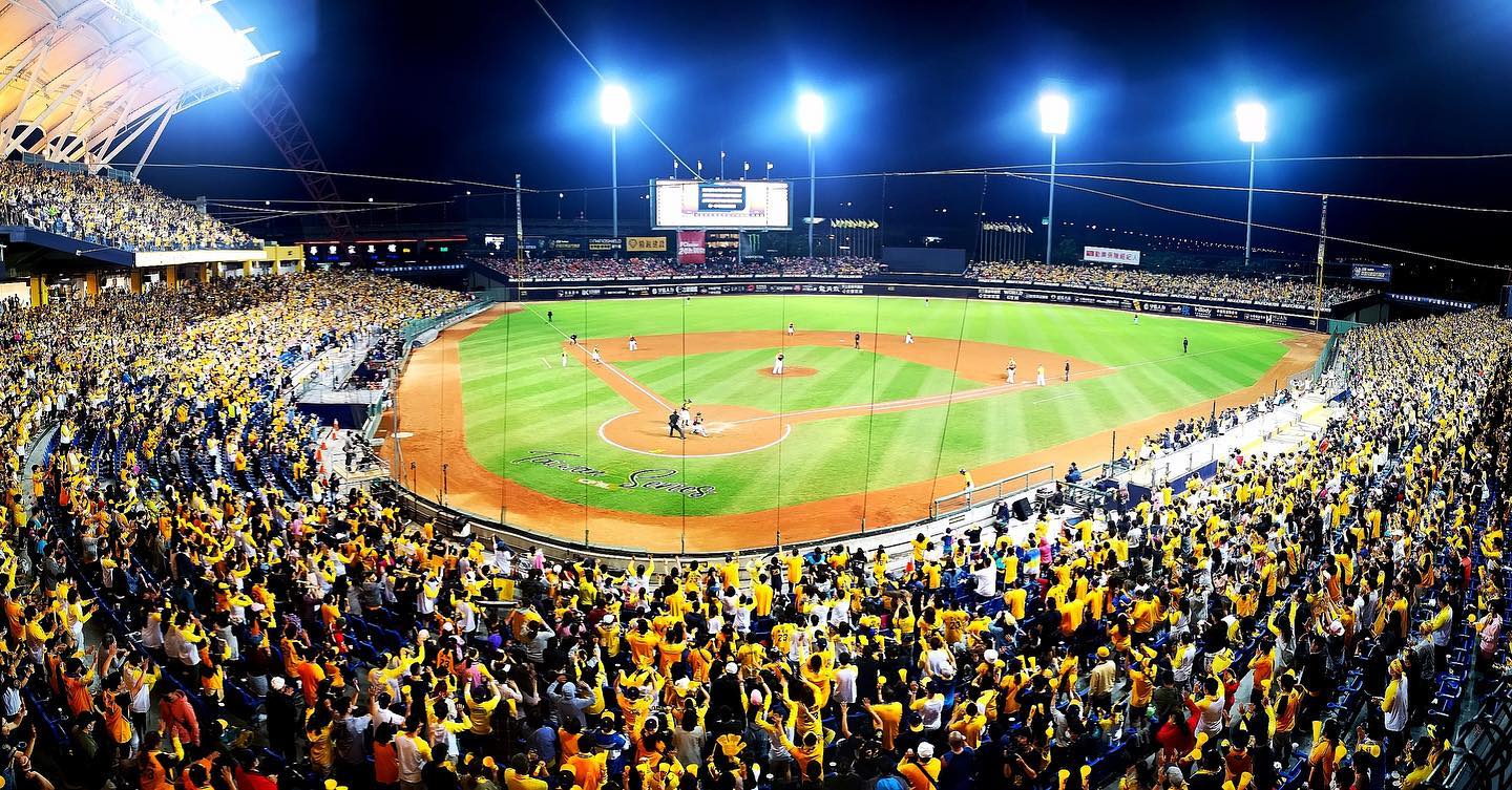 11月初的中華職棒31年總冠軍賽，超過1萬5千人到場觀賽。（翻攝自CPBL中華職棒臉書）