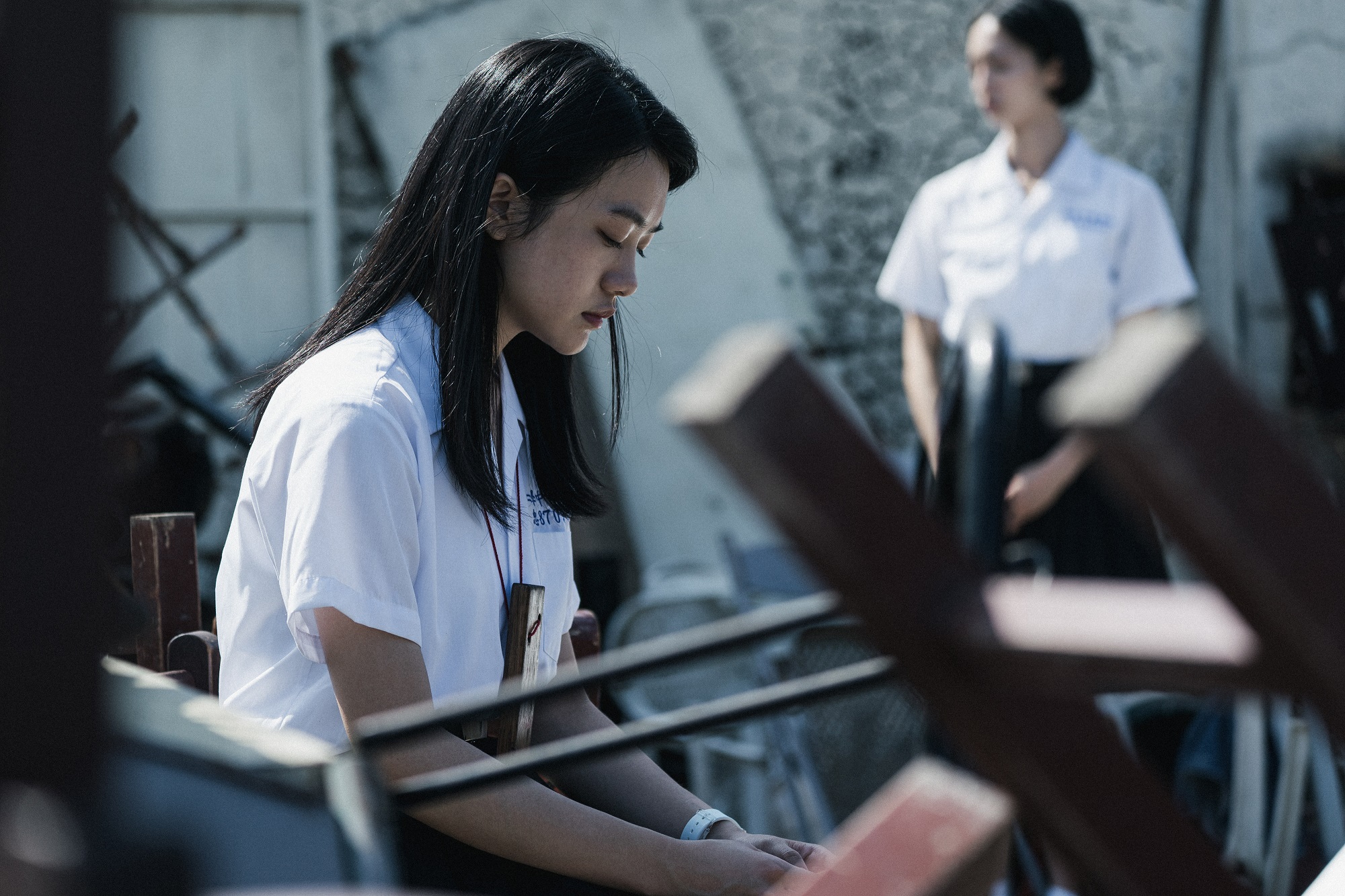 李玲葦（左）、韓寧（右）兩位新人，在《返校》影集版有吃重戲份。（公視提供）