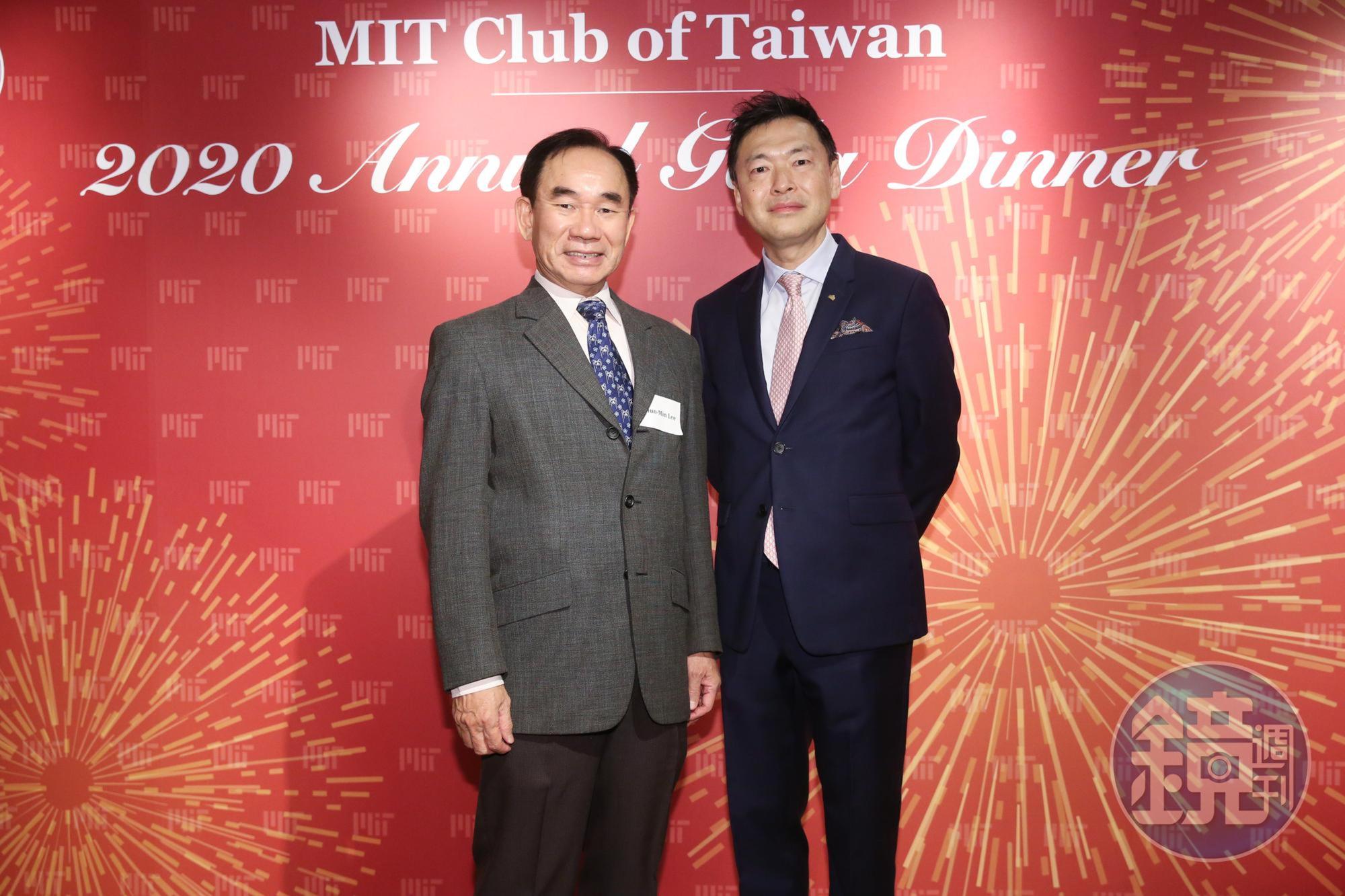 麻省理工台灣校友會會長任昭銘（右）宣布交棒，台灣世曦總經理李順敏（左）成為下任會長。