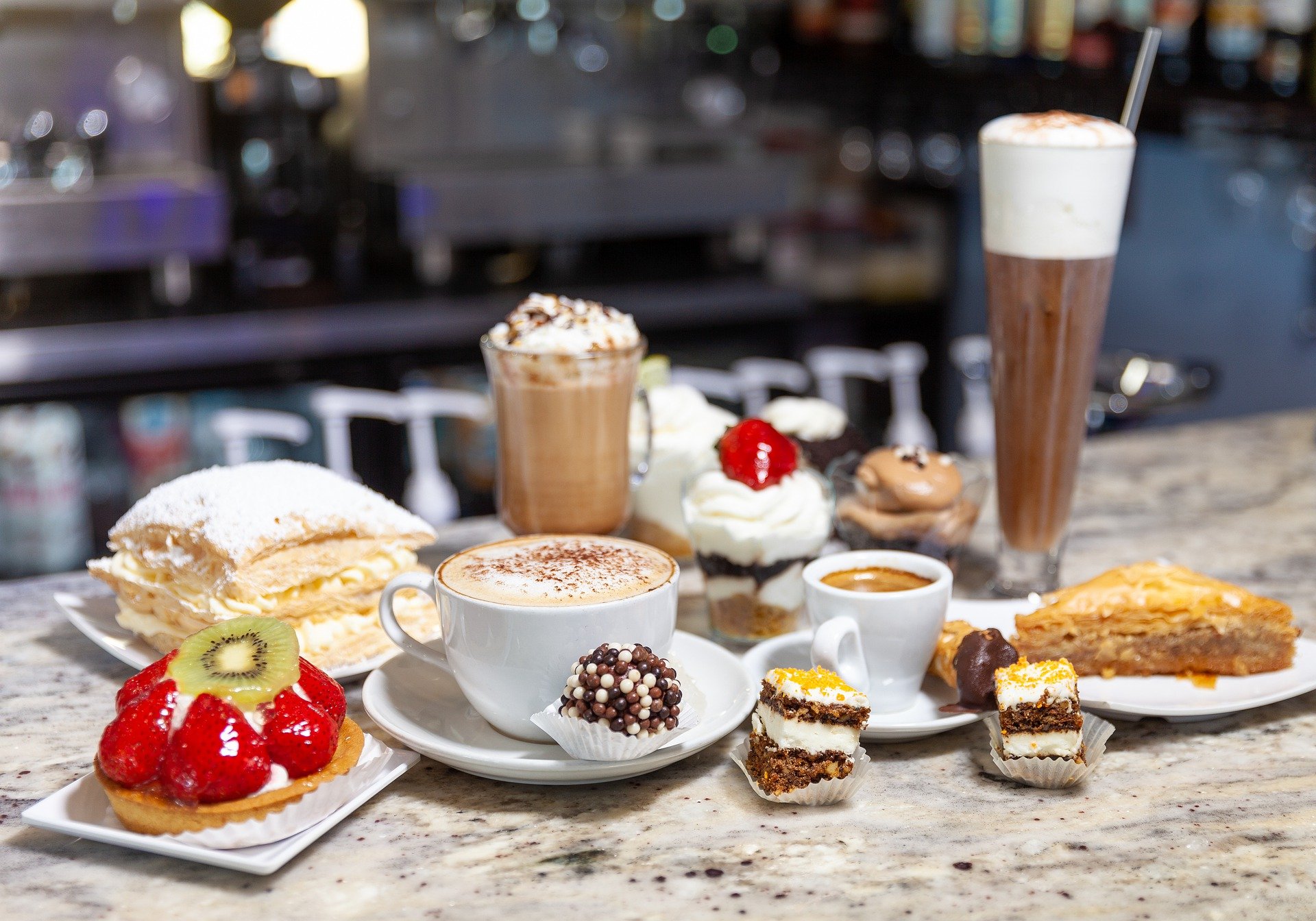 營養師高敏敏指出，咖啡因、糖、加工食品，會讓人越吃越神經質。（示意圖，Pixabay）