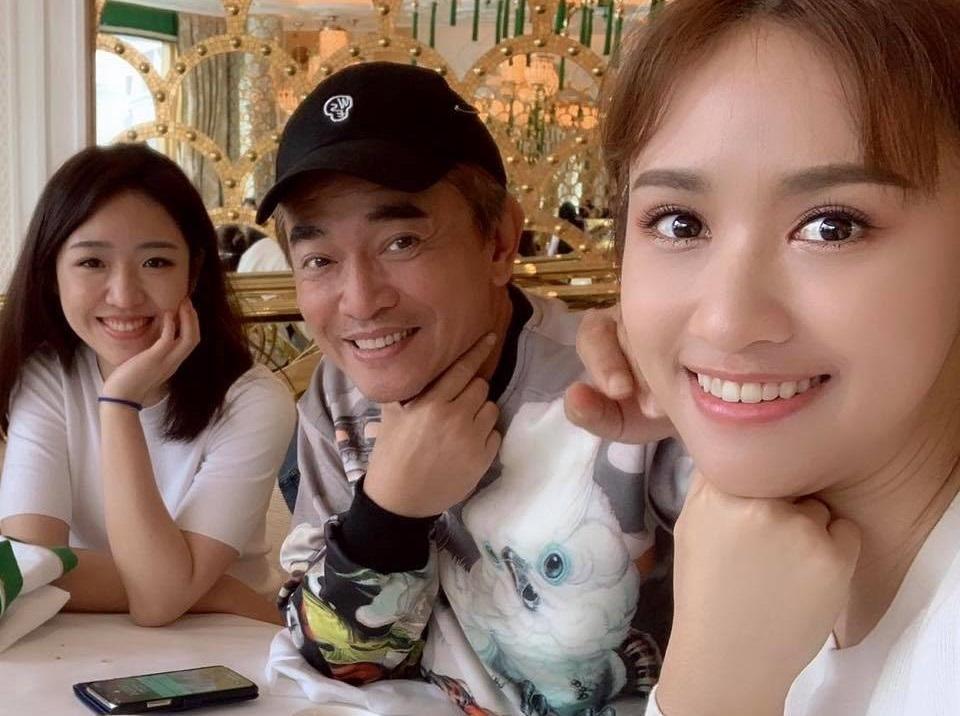 吳宗憲的二女兒(左1)正在籌備婚禮。翻攝自吳宗憲臉書。