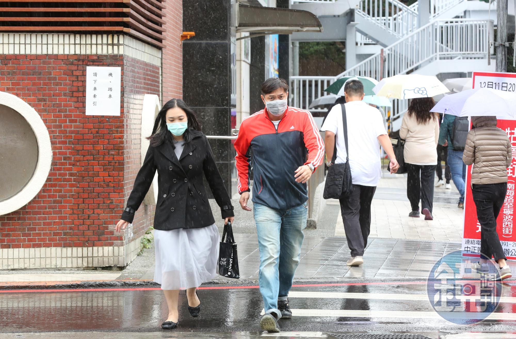 今天上班日冷颼颼,隨著冷空氣南下,北部低溫下探13-15度,濕冷至週三。