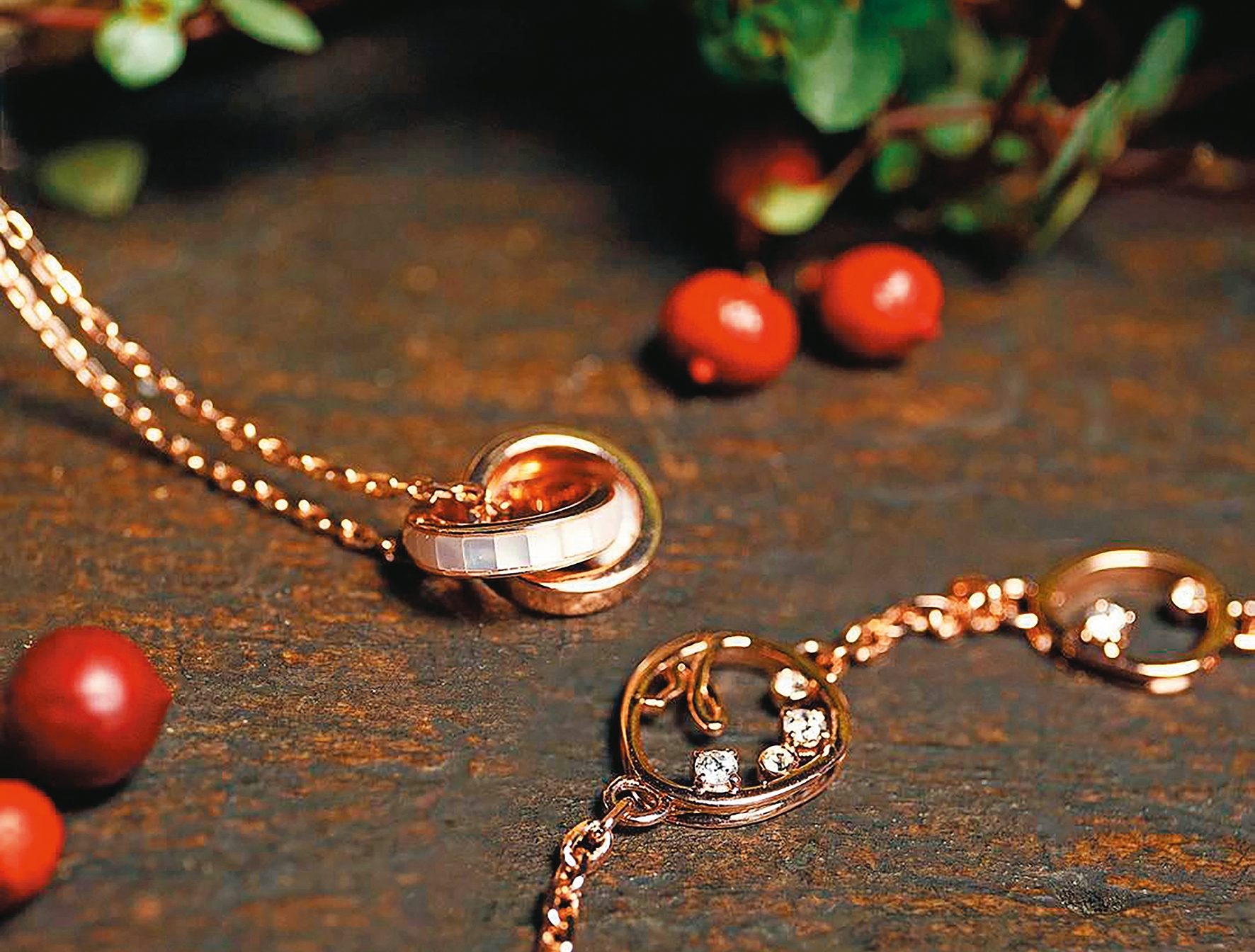 玫瑰金手鍊。NT$5,280（agnès b. Taiwan提供）