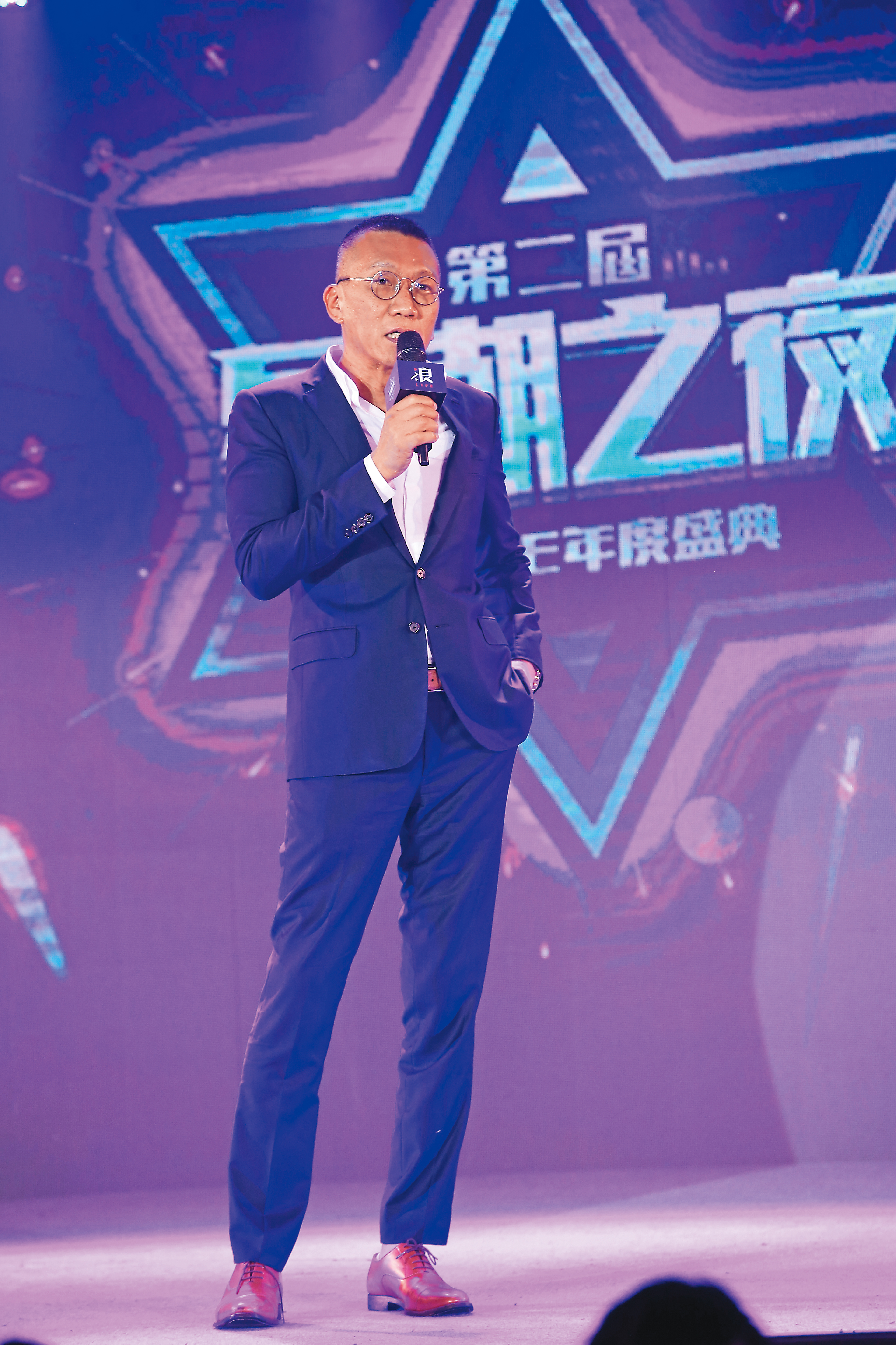 浪LIVE董事長王冠中致詞提到，浪LIVE將成為全台灣直播業首間上市掛牌公司。