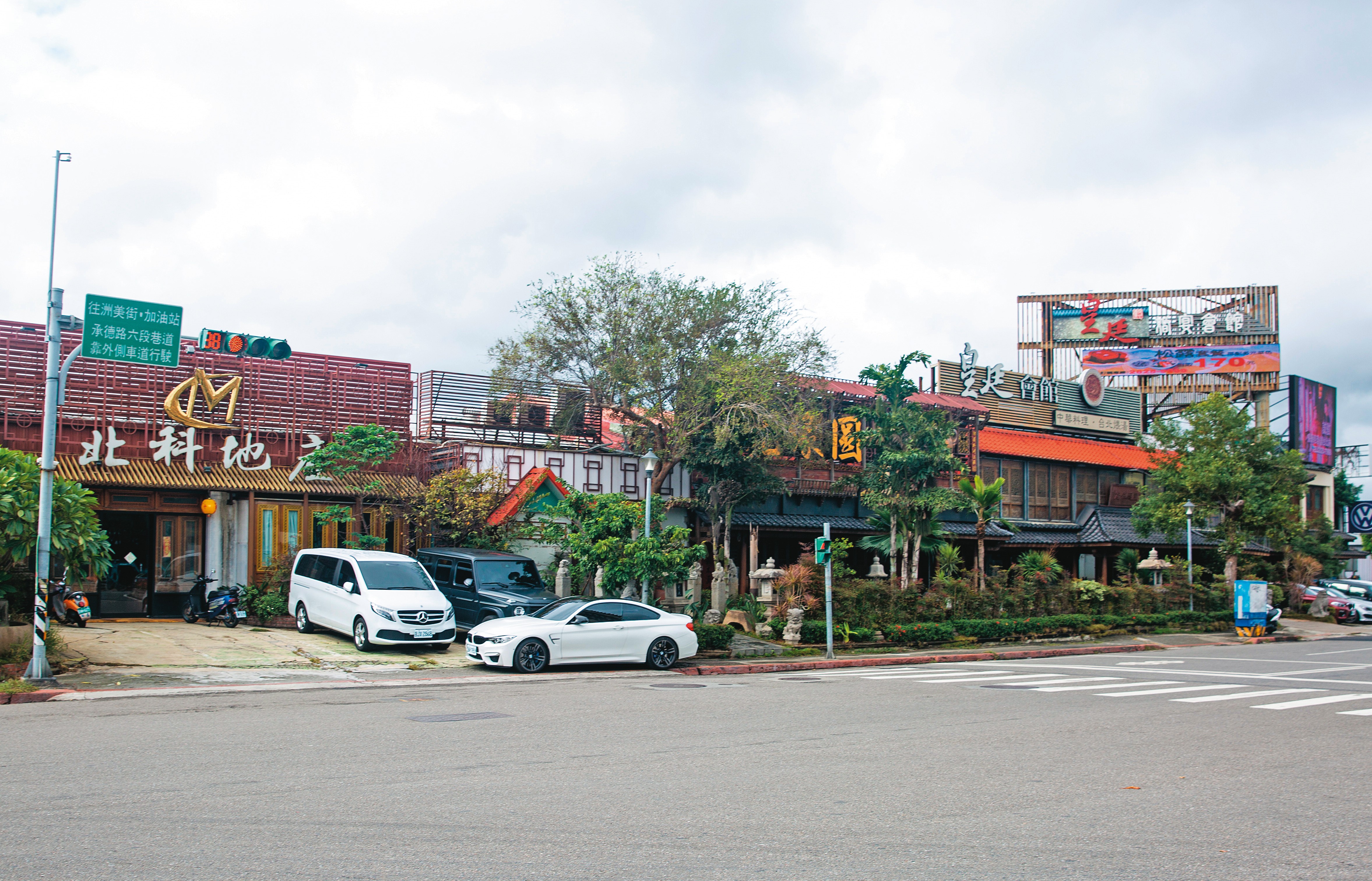 潘家遭侵占的祭祀公業土地（圖）約3百多坪，除了開餐廳外，還有地產公司等建物。