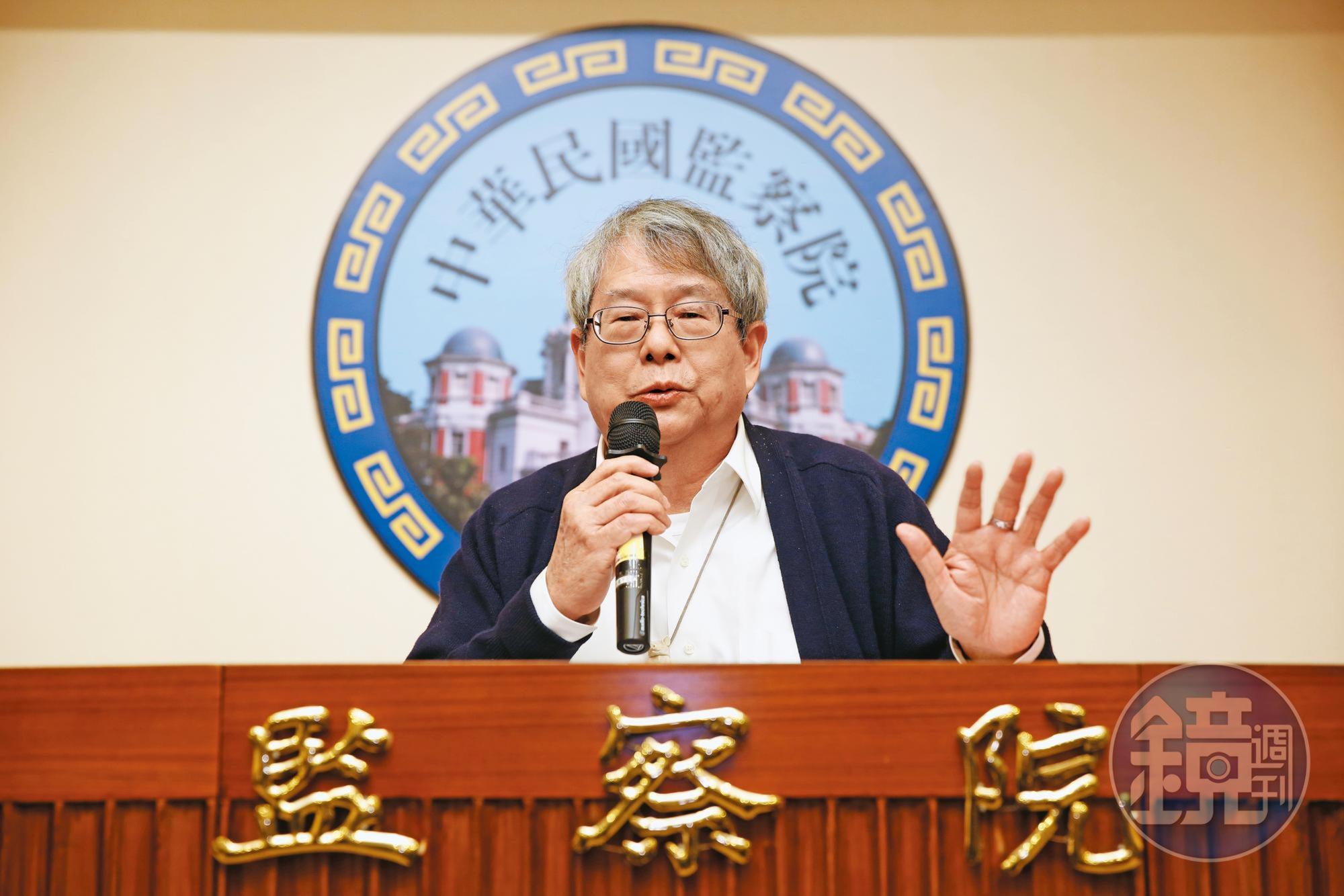 陳師孟上台之初,意氣風發,但仍參不透官場硬道理,不曉得他只是民進黨整個政治結構大格局裡,1顆可被取代的螺絲釘。