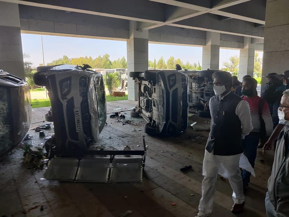 緯創遭砸廠非首例，3大國際廠都曾在印度吃大虧。（翻攝自MuniswamyOfficial粉絲團）