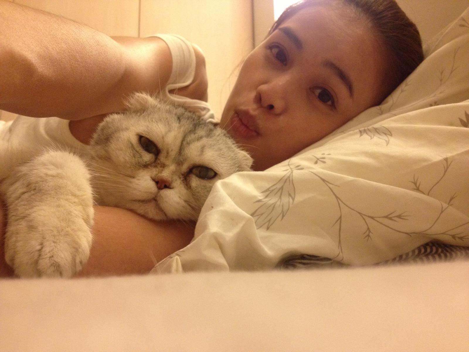 因為家人與貓咪相繼離世,讓她陷入低潮,憂鬱纏身。(林芯儀提供)
