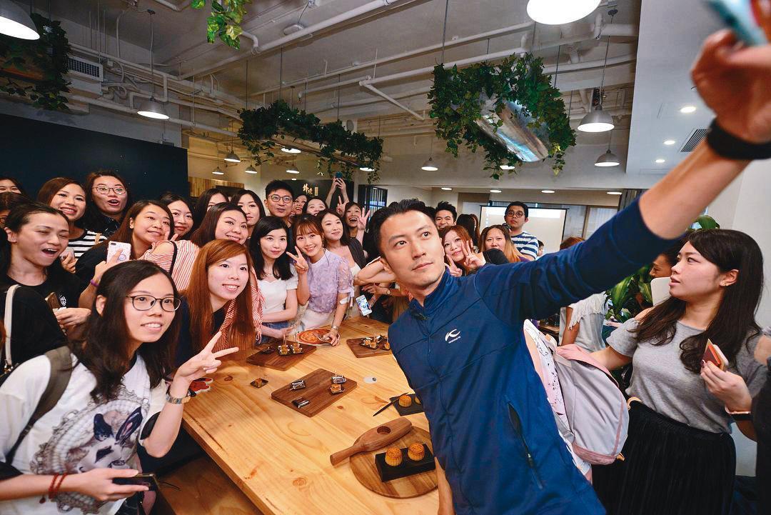 謝霆鋒主持的節目《十二道鋒味》,傳出好口碑。(翻攝自鋒味 Chef Nic IG)