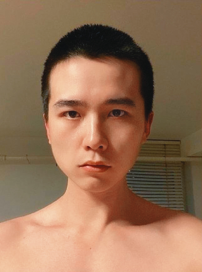 這段時間平頭男Ryan陪王菲的次數,比正牌男友謝霆鋒還多。(翻攝自新浪微博)