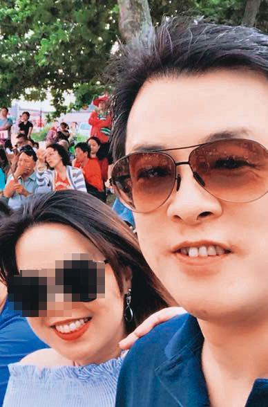 游迺文(右)常帶妻子(左)出遊、吃大餐、開遊艇趴,且有來源不明的900萬元存款。(翻攝游迺文臉書)