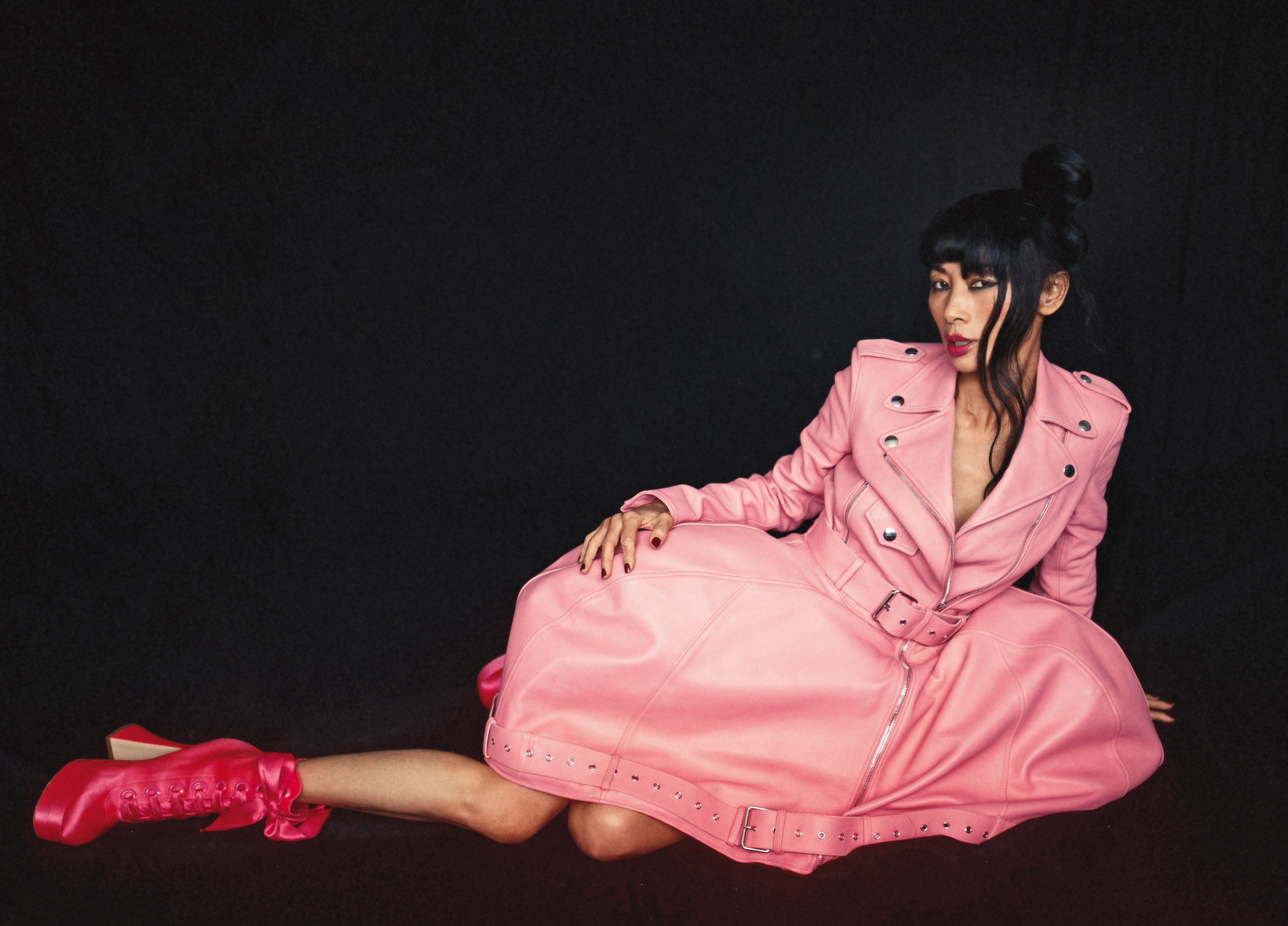 什麼是愛？白靈說自己就是愛，這樣的回答真的很白靈。