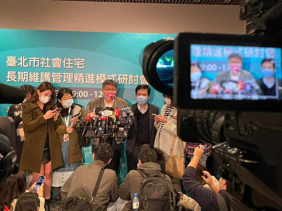 柯文哲首度鬆口，未來的社宅租金仍可討論。（翻攝自柯文哲臉書）