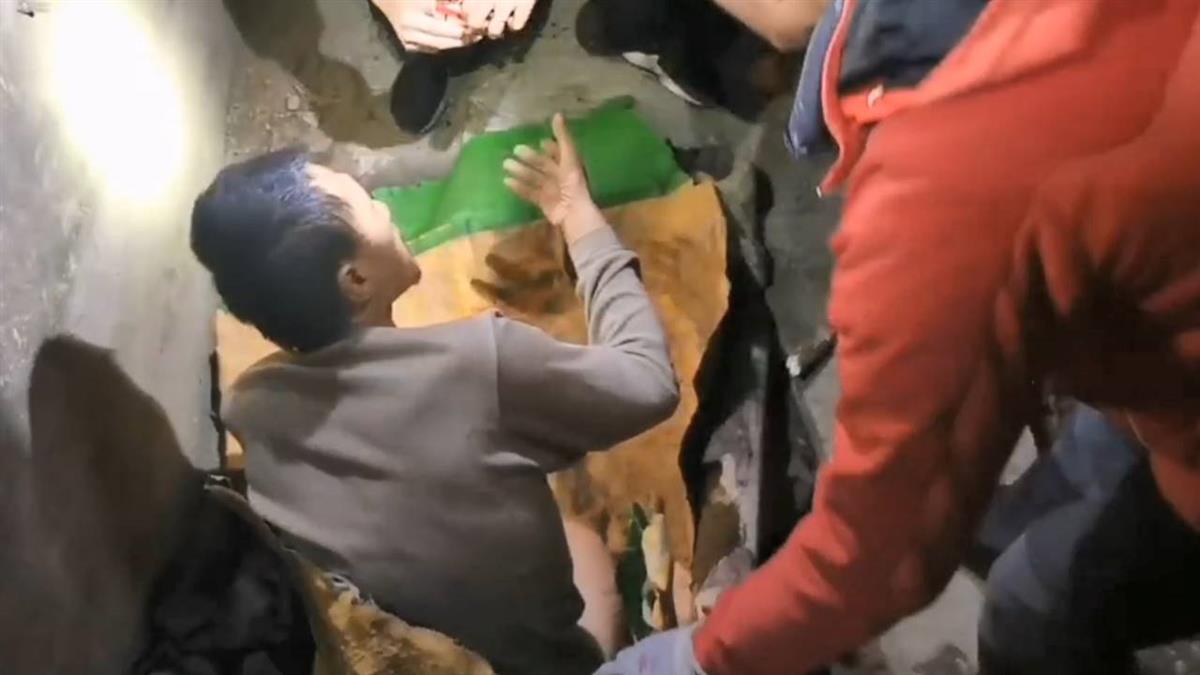 邱男獲救表示是為了「撿錢」。（翻攝畫面）