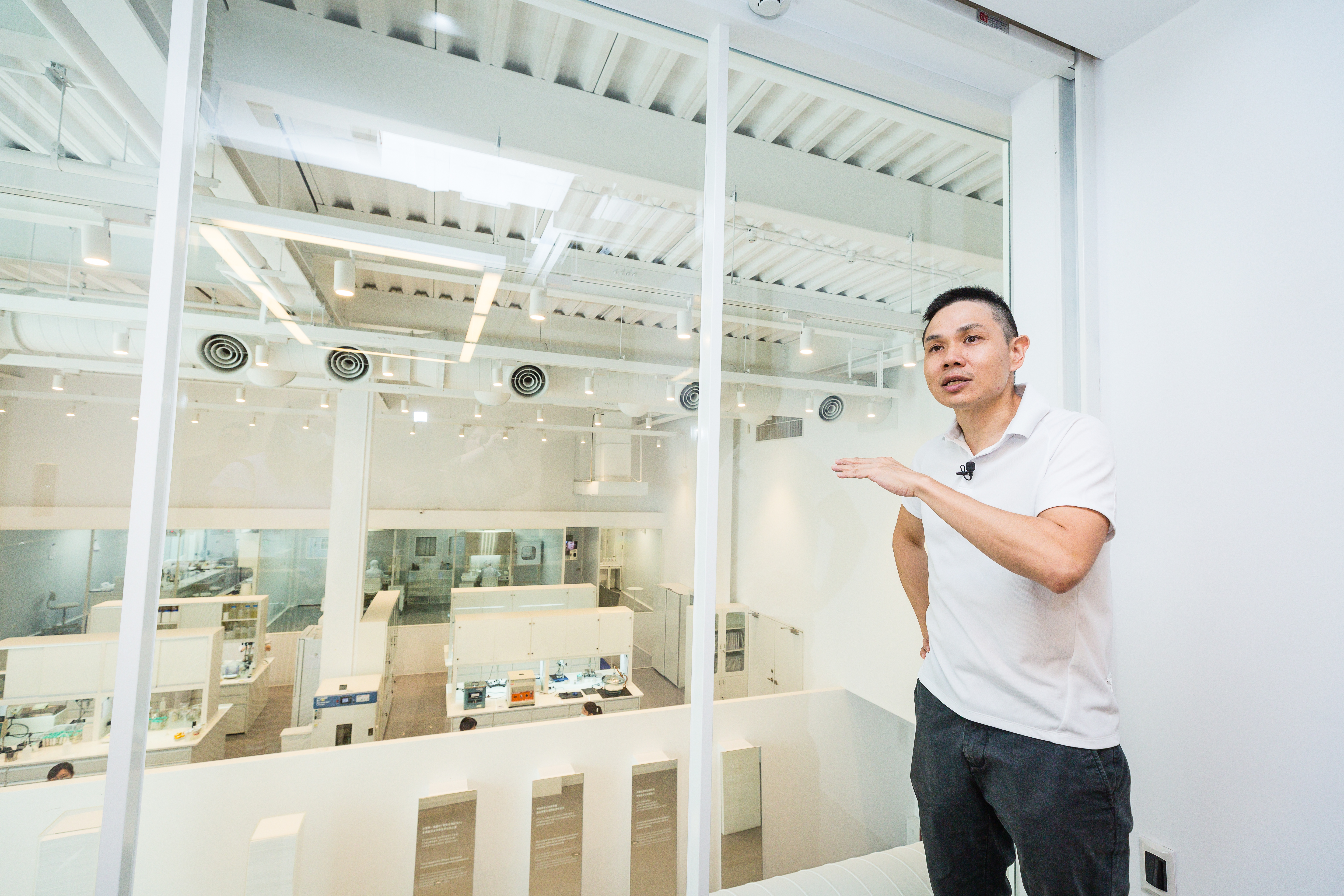 李昆霖早年經營TT面膜品牌時，曾因無法證明療效，被老外譏是亞洲詐騙集團，不認輸的他花2年半取得歐盟PIF認證。