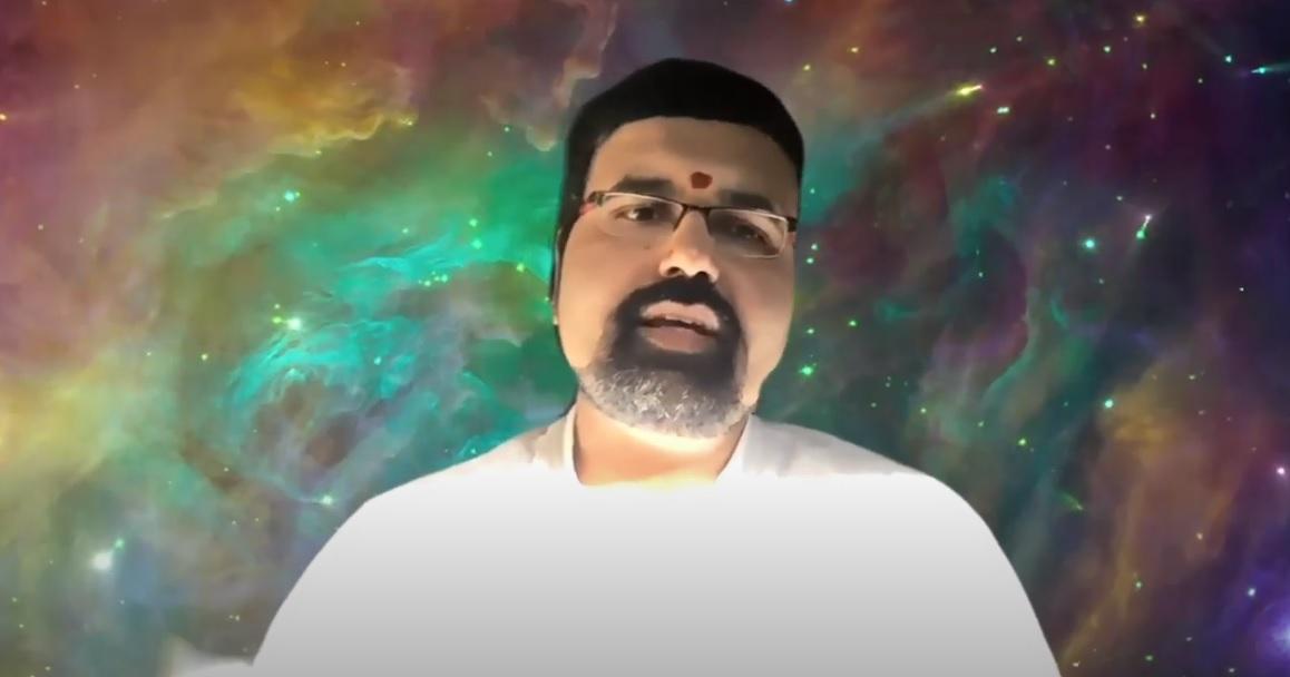 印度占星師維杰喬帝什預言川普仍會勝選。(翻攝Vijay Jyotish YouTube頻道)