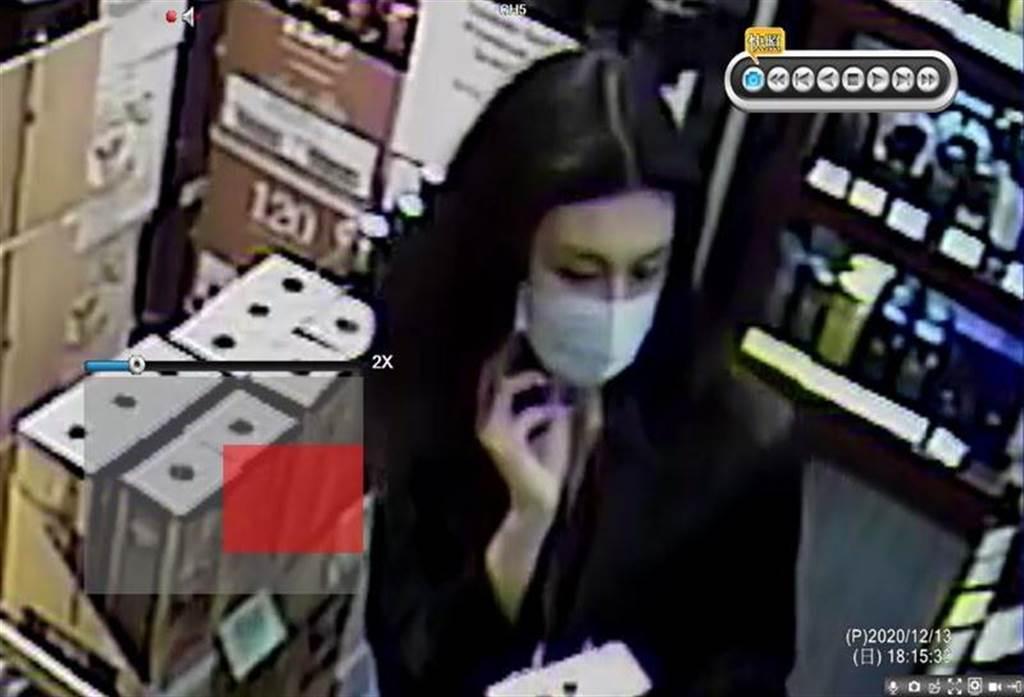 因為身材高挑並且氣質出眾,讓店員對女竊賊留下深刻印象。(翻攝畫面)