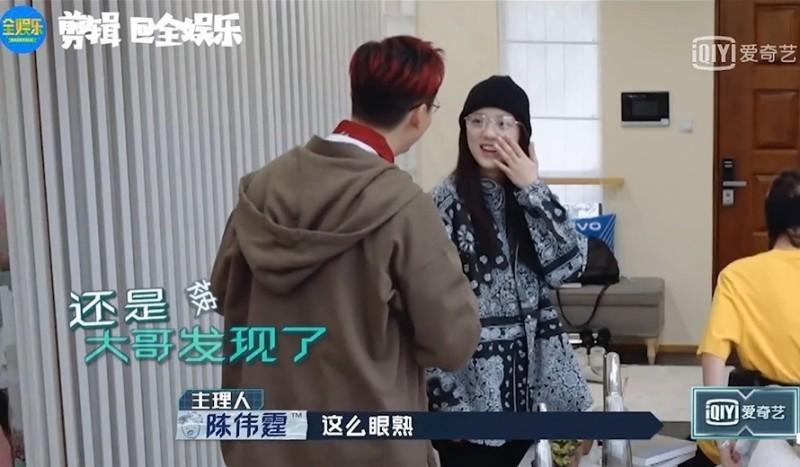 歐陽娜娜不告而取的行為,被網友罵翻。(翻攝微博)