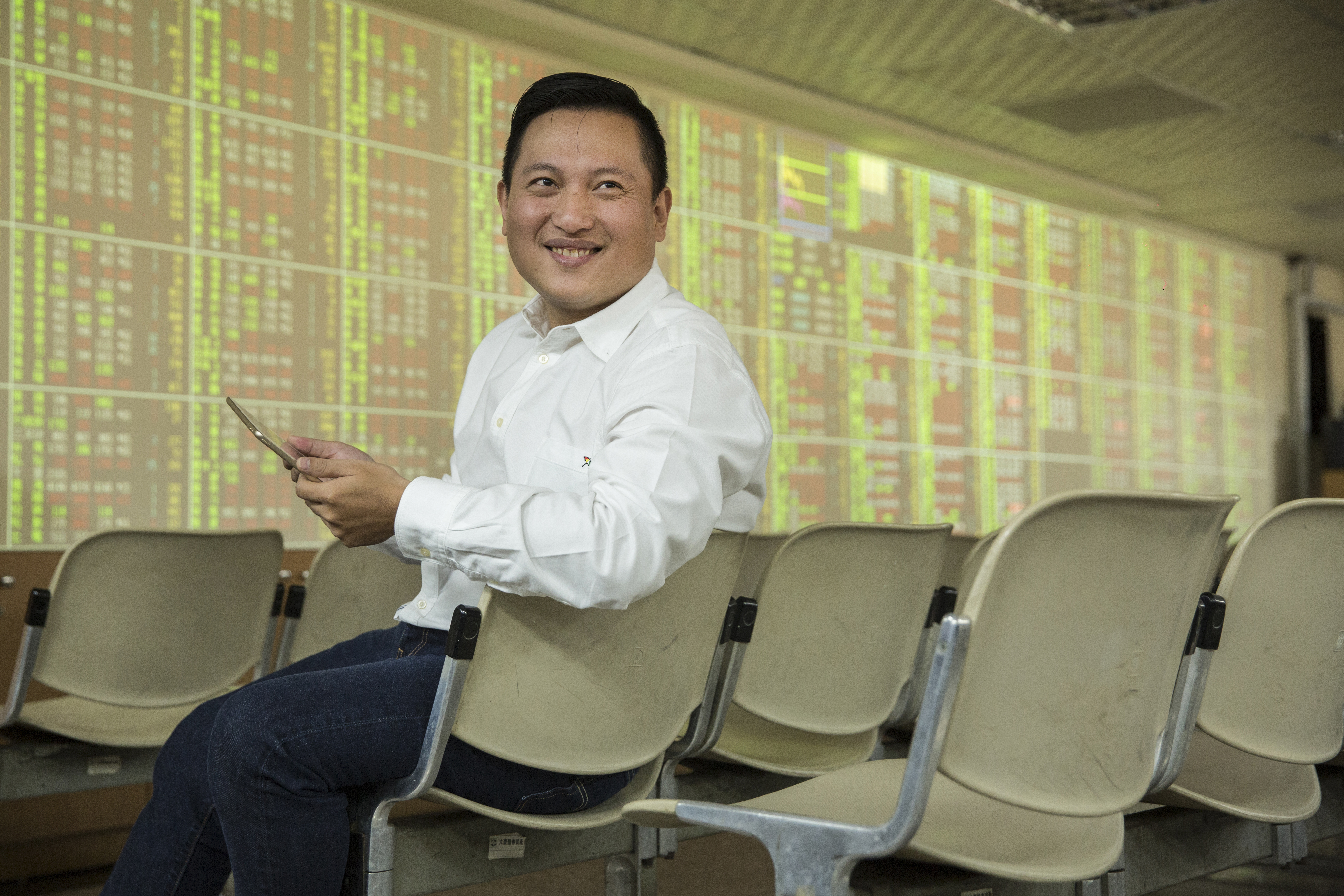 股市喬哥曾經二度破產，身家跌至谷底又重新站起。