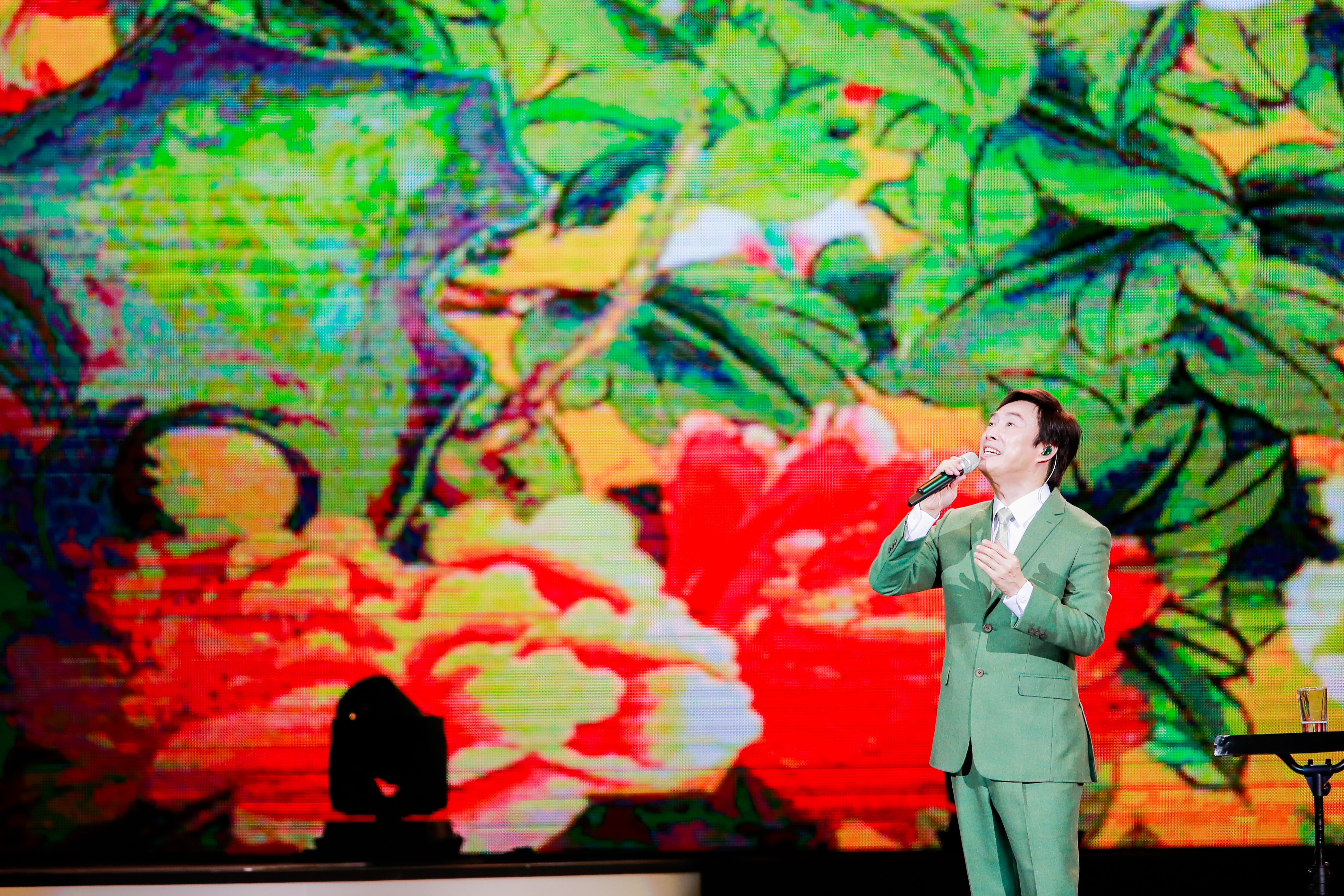 小哥費玉清行善不欲人知。（本刊資料照）