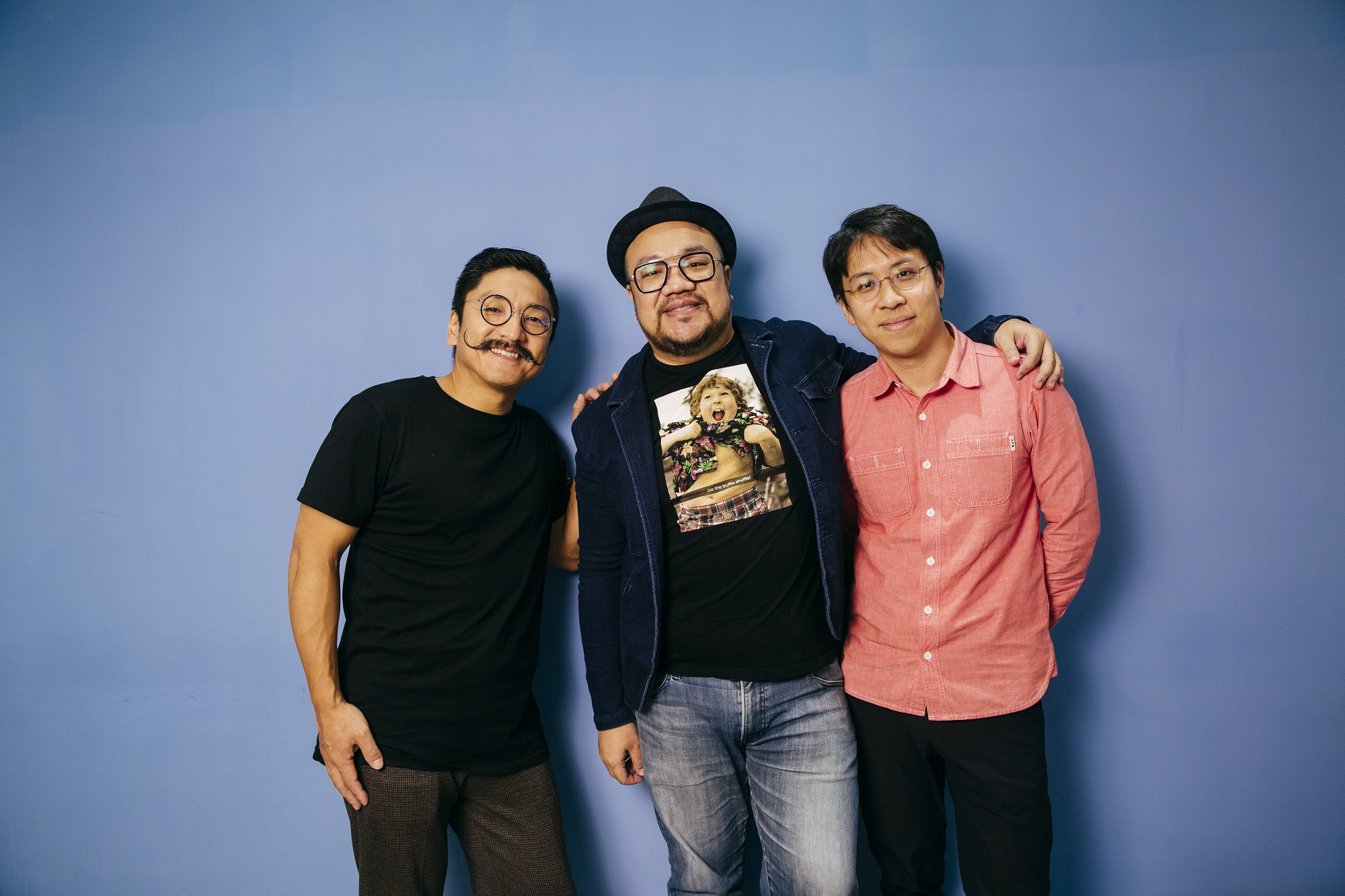 導演北村豐晴（左起）和製作人葉天倫攜手合作，將作家賴以威小說改拍成8集影集。（楊兆元攝）