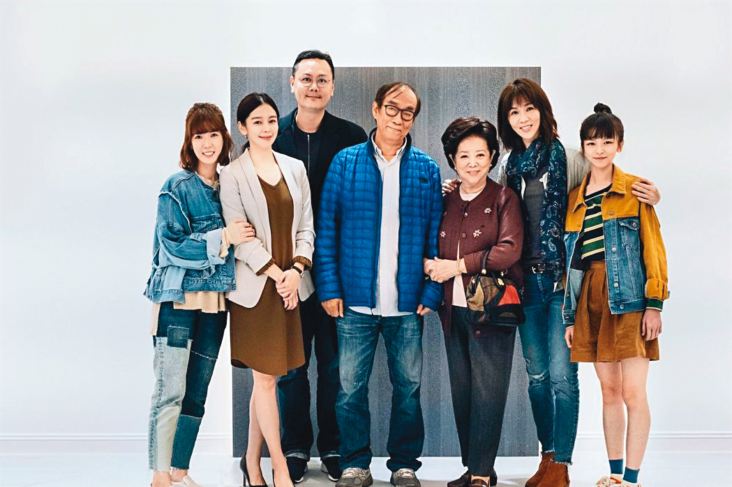 今年國片冠軍《孤味》，完全是女性撐起半邊天，正努力朝1.8億元票房邁進。（翻攝自徐若瑄IG）