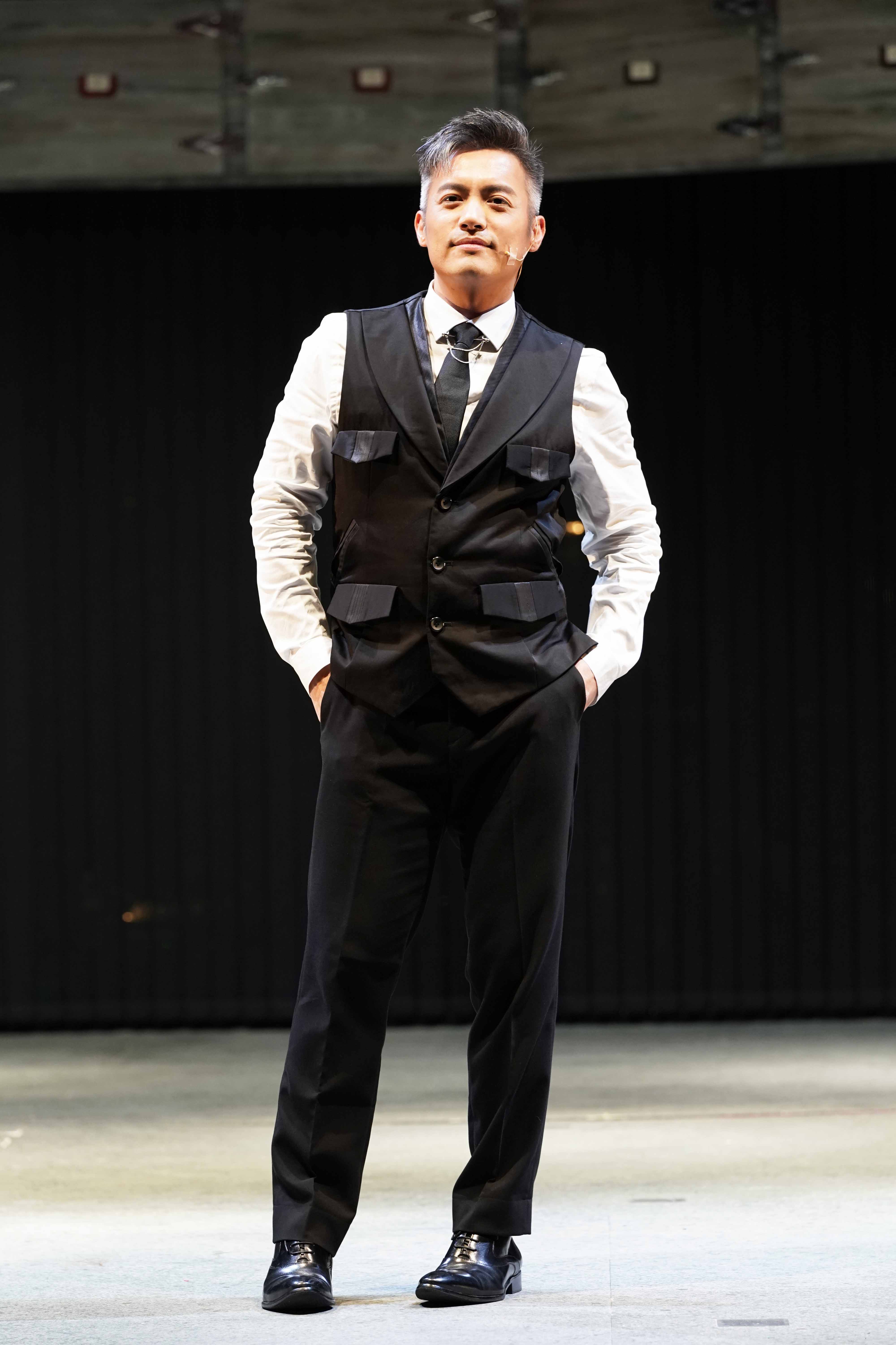 范逸臣首次接演音樂劇,演出魯蛇接體員。(全民大劇團提供)