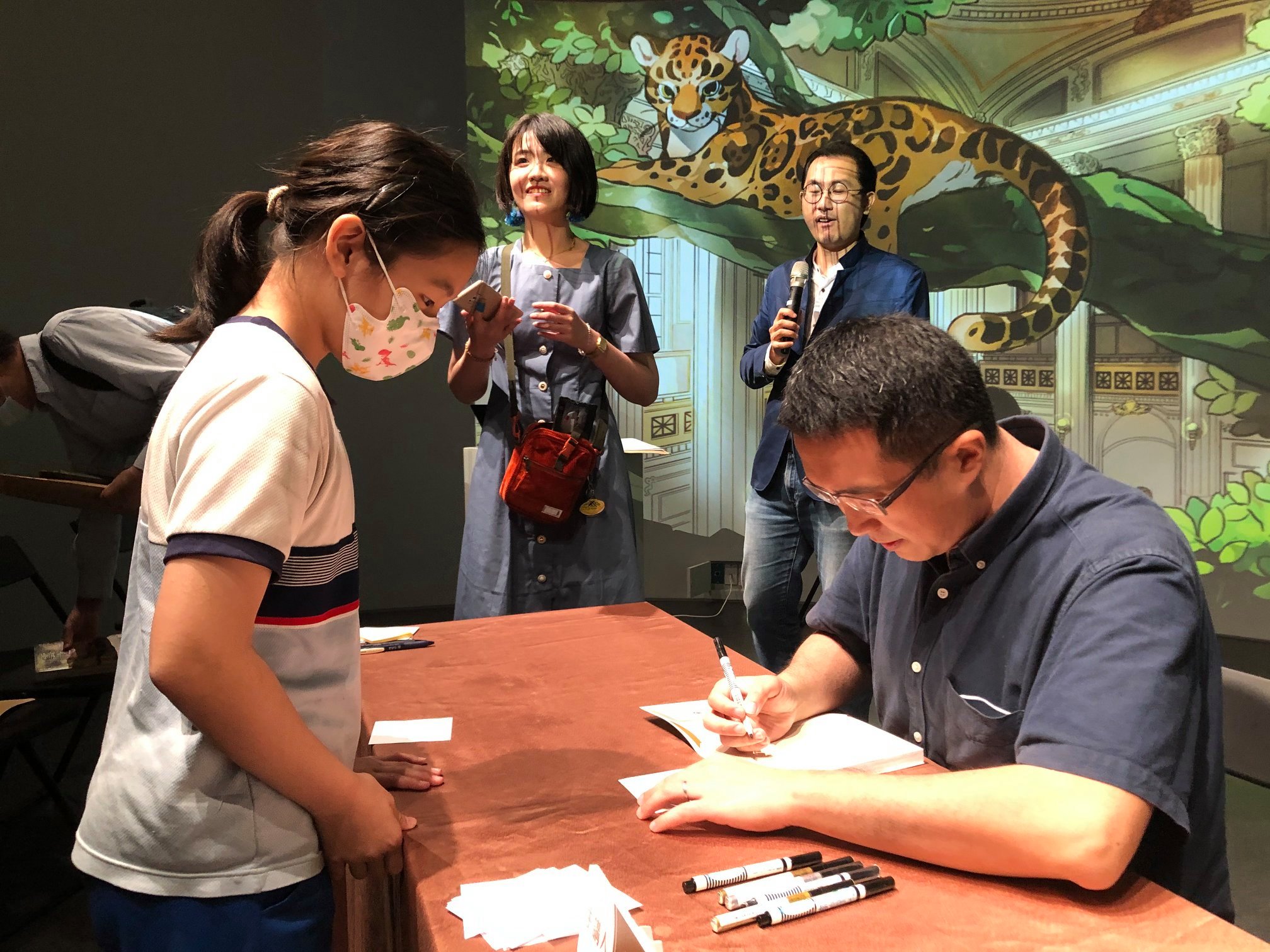 《雲之獸》舉行新書座談會，不少人因為這部漫畫第一次踏進臺博館觀展。（臺博館提供）