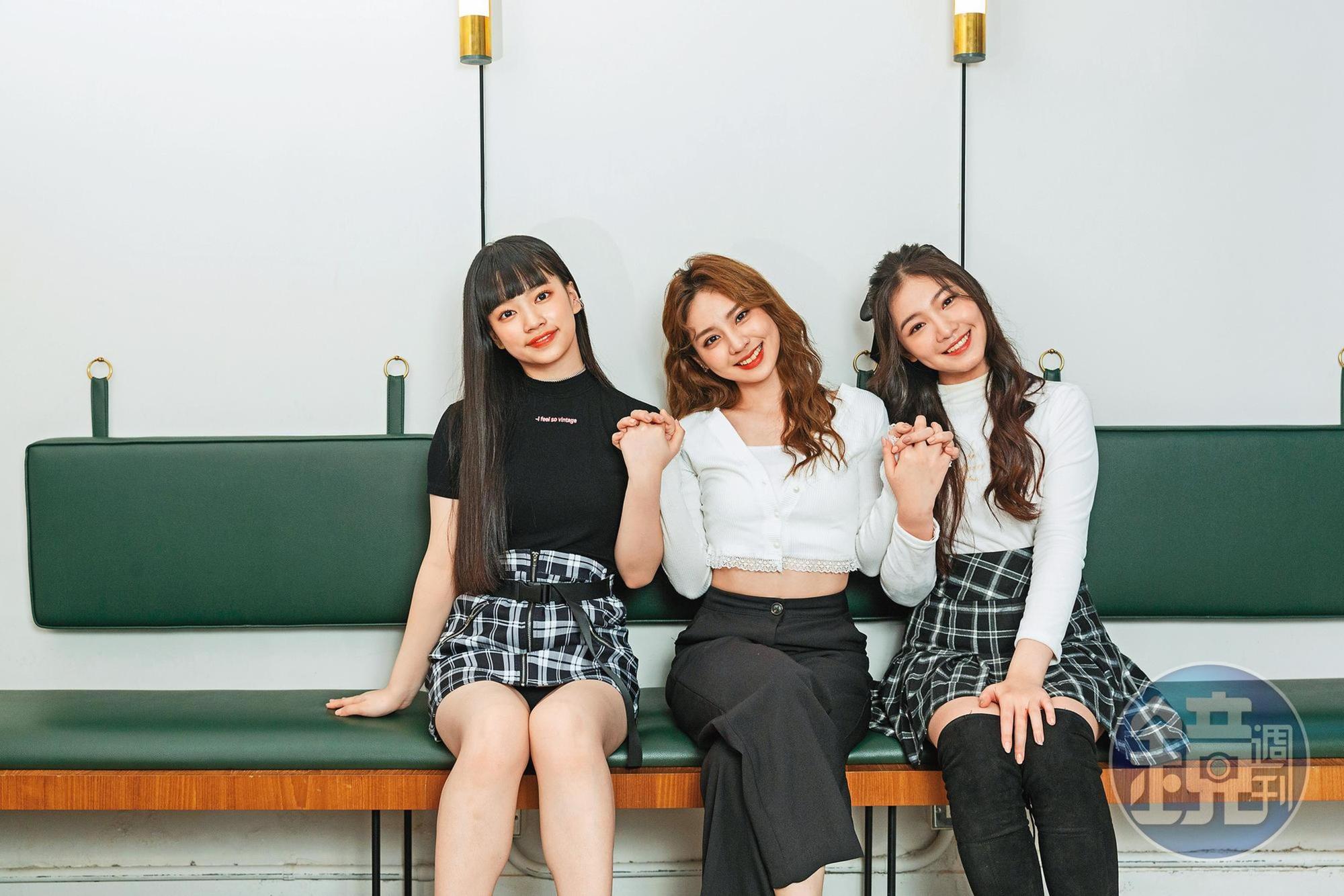 李紫嫣（右起）、王加瑄、馬瑋伶3人從小就視S.H.E為偶像，希望有朝一日能跟她們ㄧ樣，成為大家心目中的偶像。