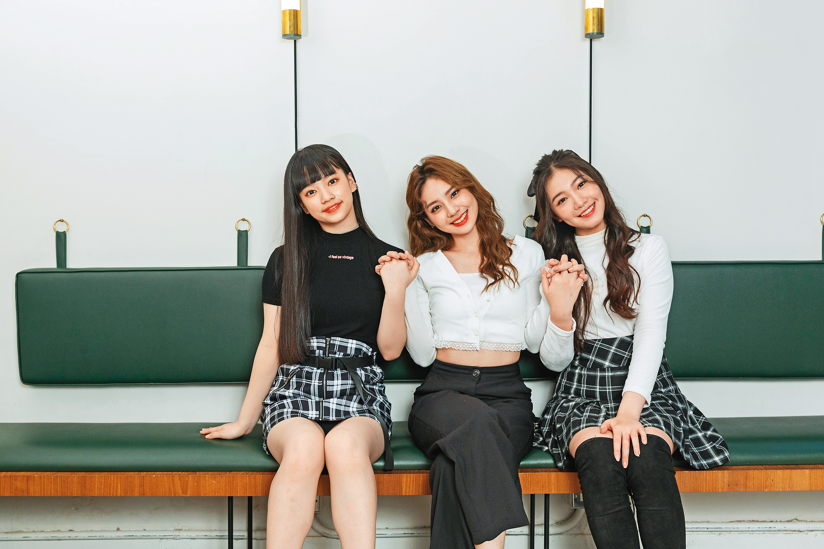 李紫嫣（右起）、王加瑄、馬瑋伶3人從小就視S.H.E為偶像，希望有朝一日能跟她們ㄧ樣，成為大家心目中的偶像。