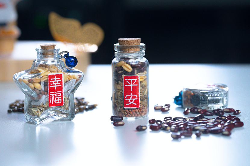 館內參觀免費，DIY體驗藥每項100元，圖為藥材許願瓶。（翻攝自官網）