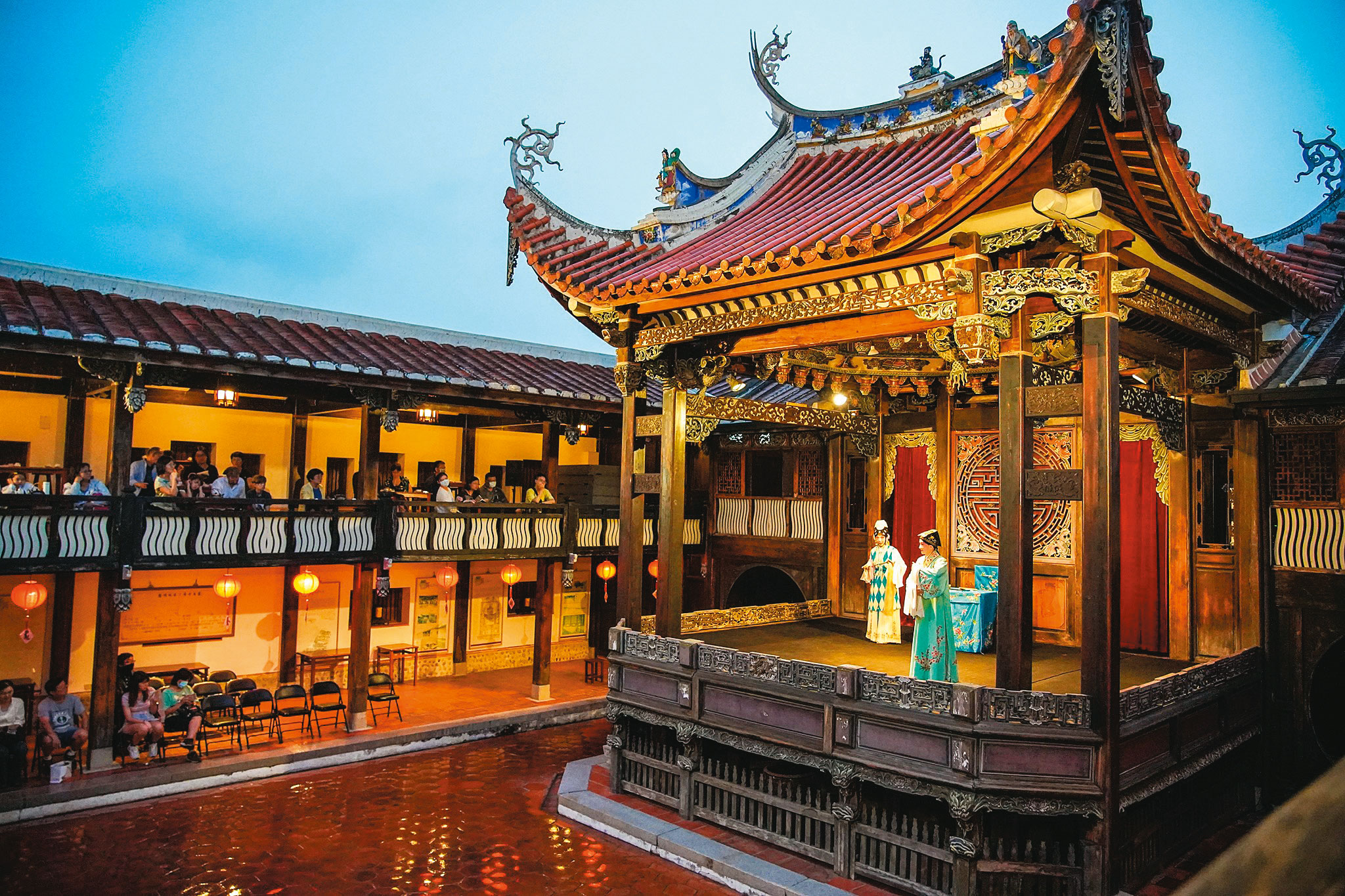 藝文團體在霧峰林家「宮保第」的「花廳」演出崑曲，頗受歡迎。（翻攝霧峰林家宮保第園區臉書）