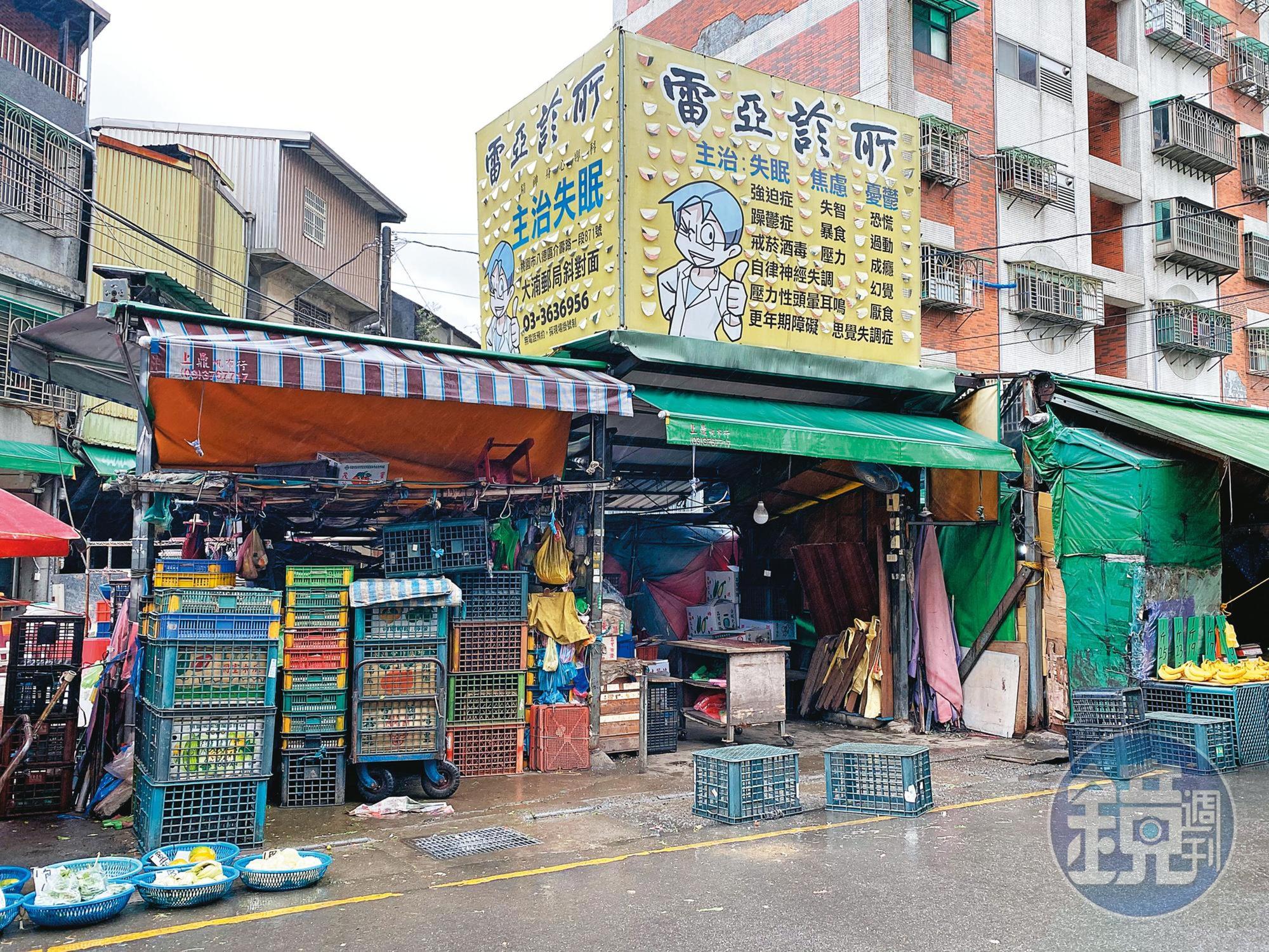 六軍團因追討被民眾占用的桃園市八德區陸光四村旁國有眷地，才查獲李振育違法行為。